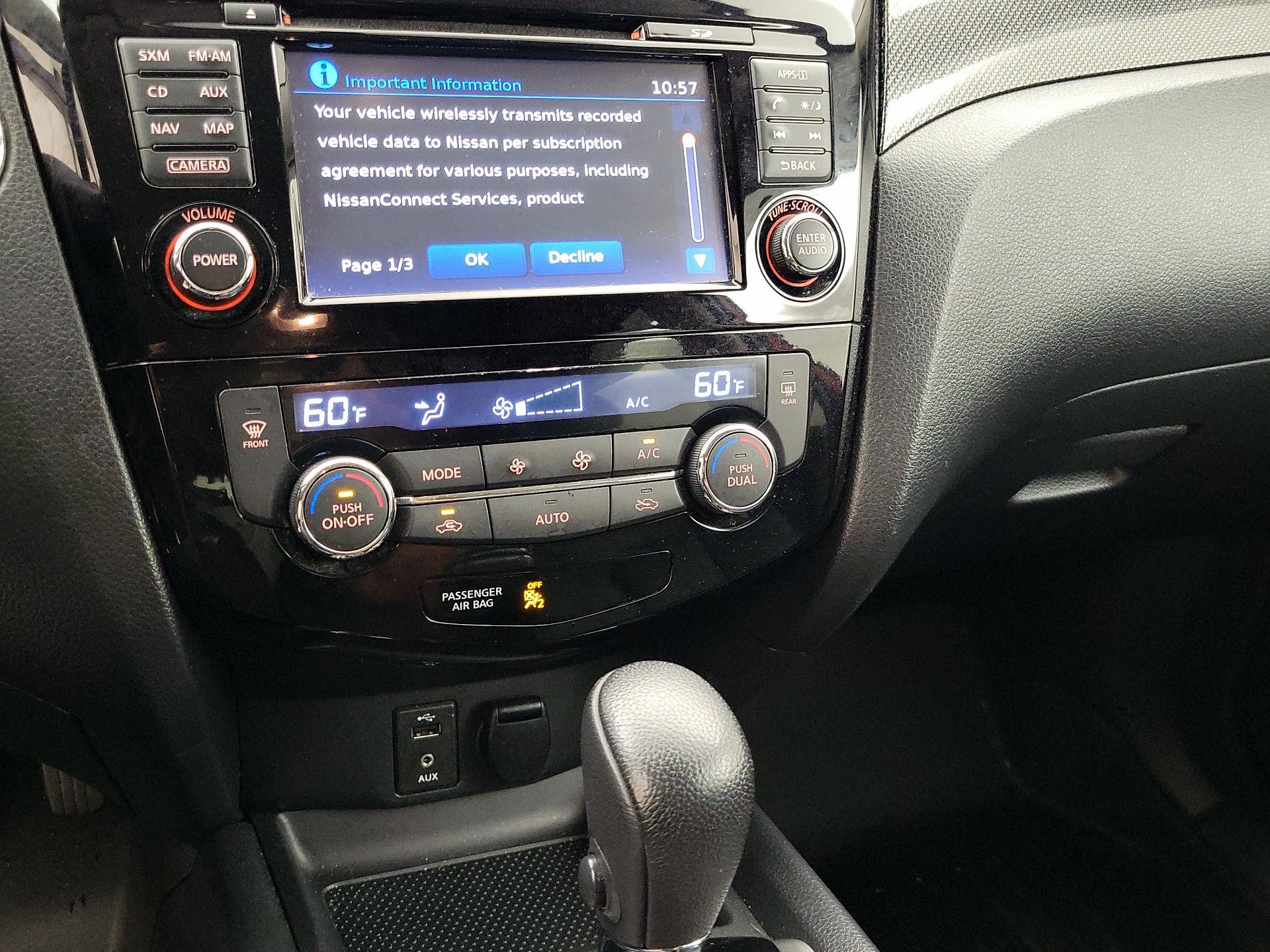 Thumbnail: 2016 Nissan Rogue - 16