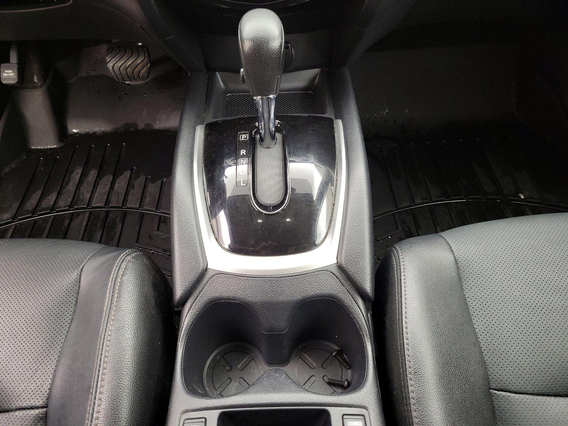 Thumbnail: 2016 Nissan Rogue - 17
