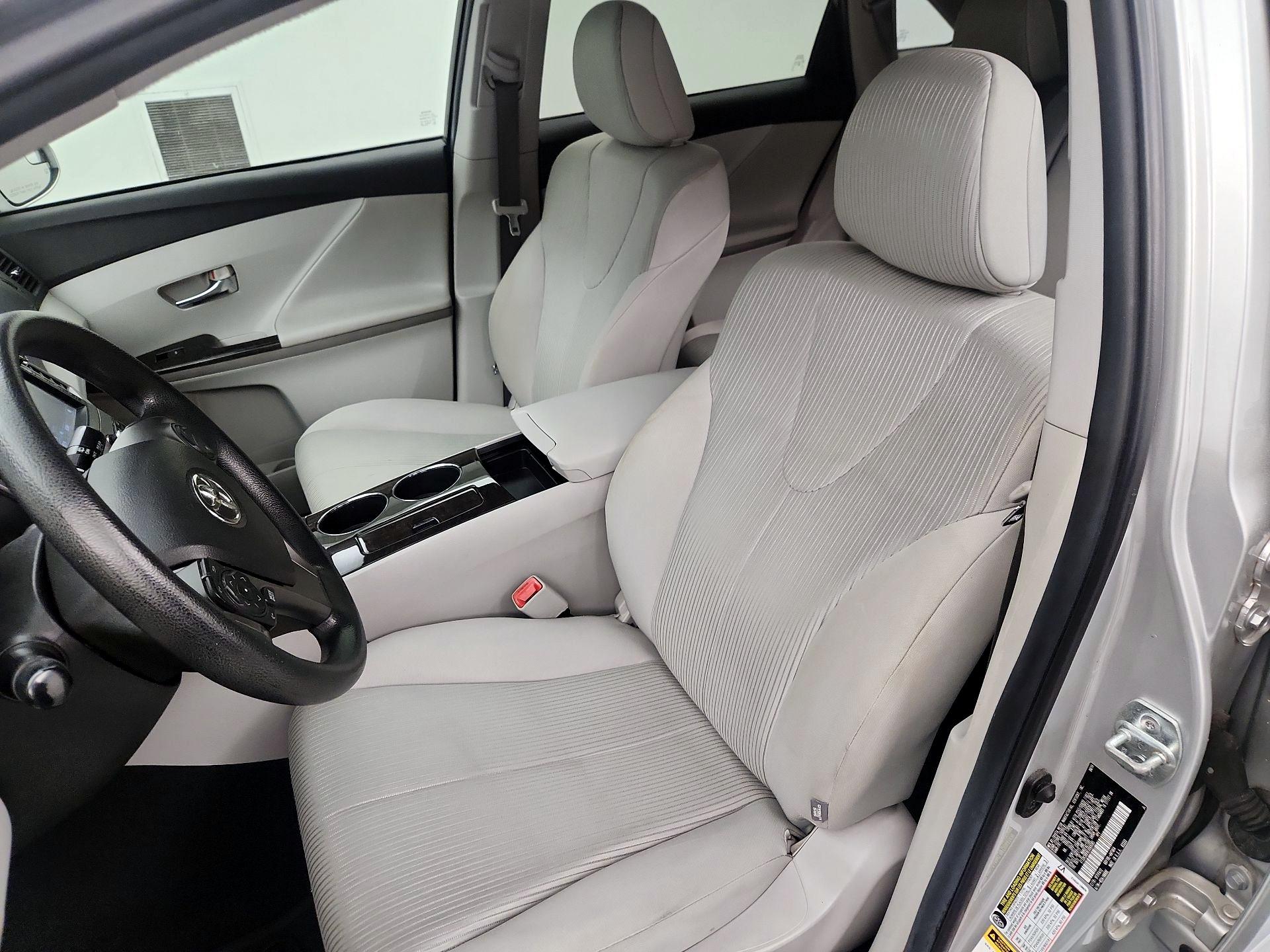 Thumbnail: 2014 Toyota Venza - 11