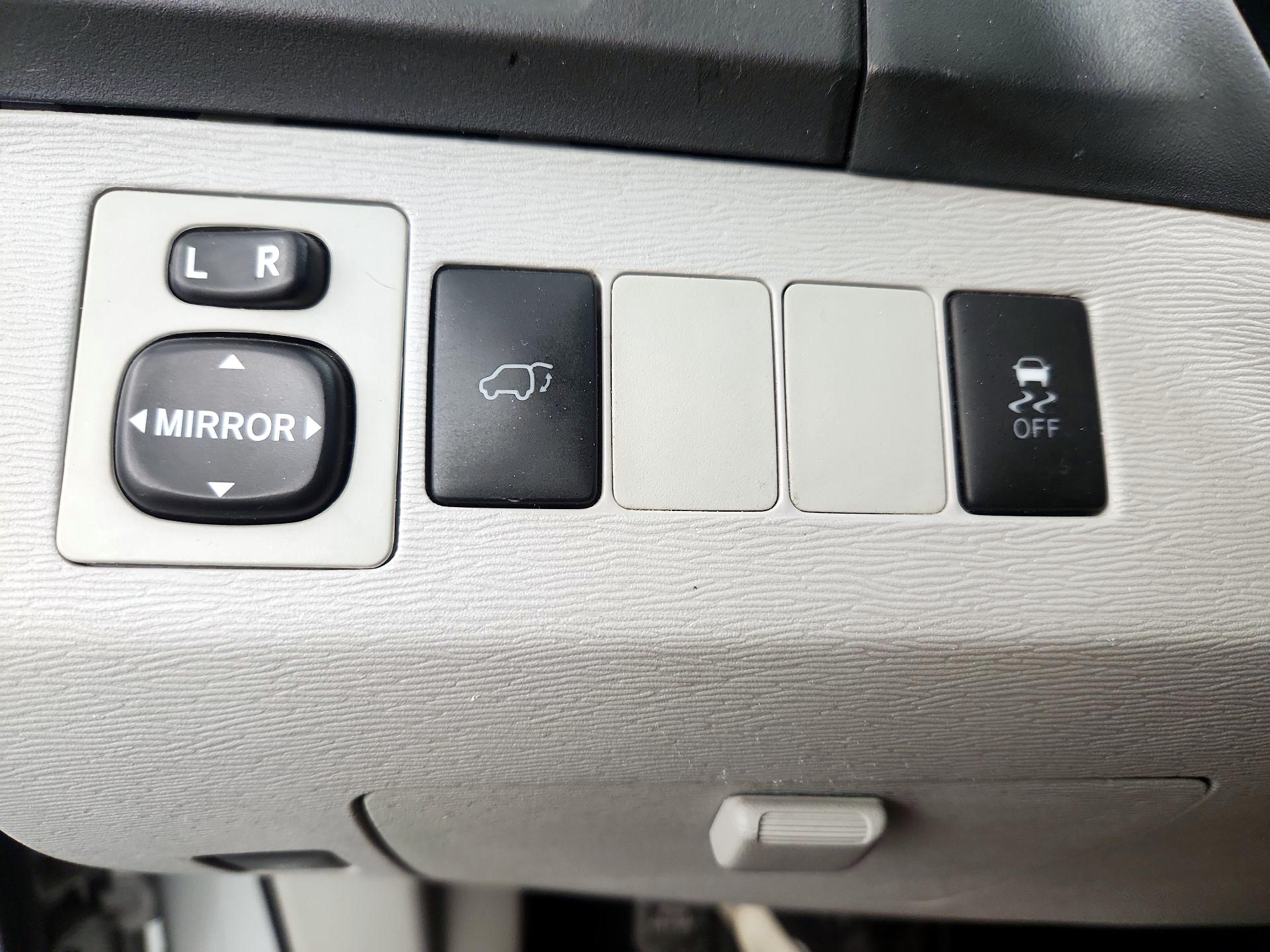 Thumbnail: 2014 Toyota Venza - 13