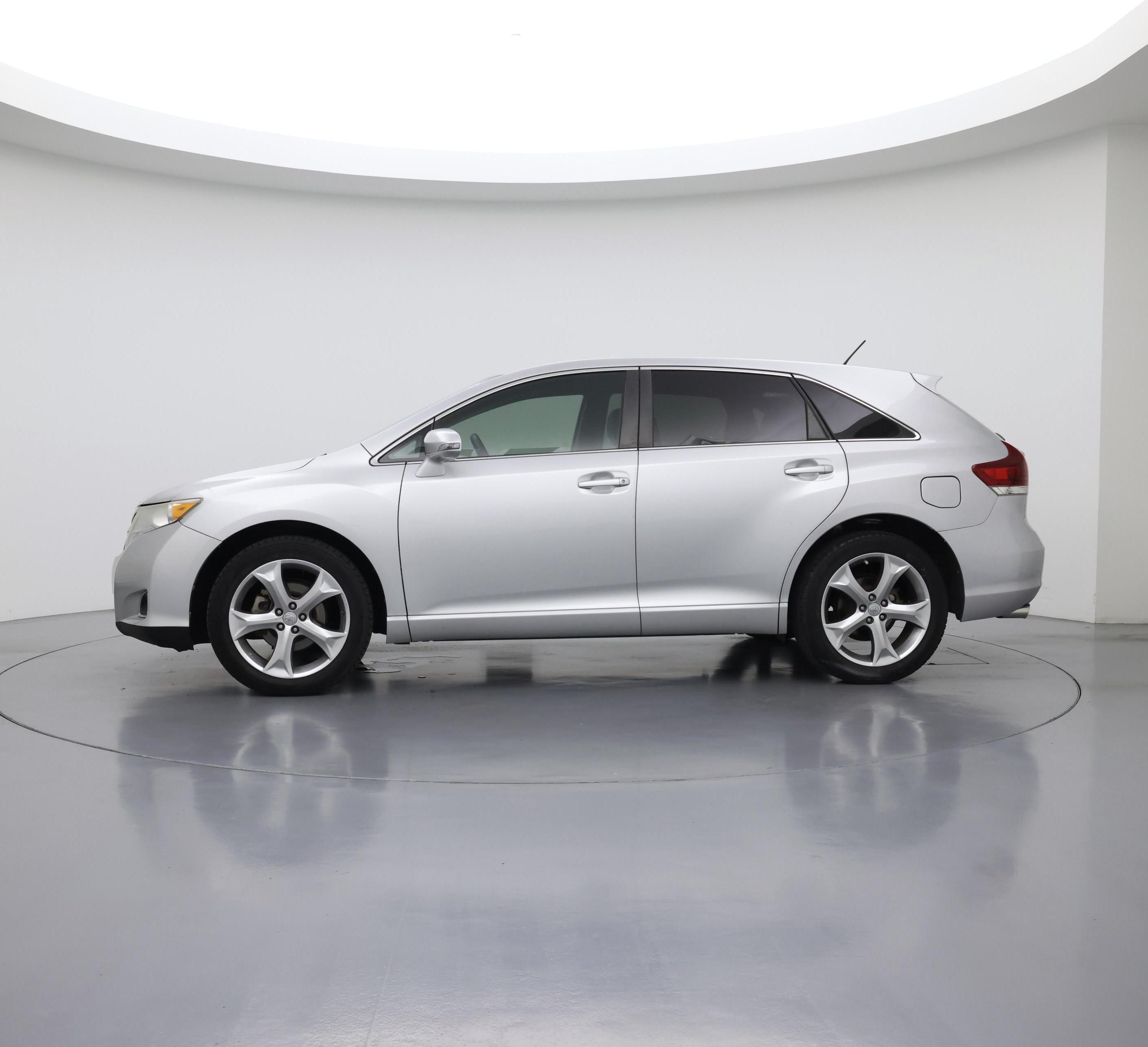 Thumbnail: 2014 Toyota Venza - 3