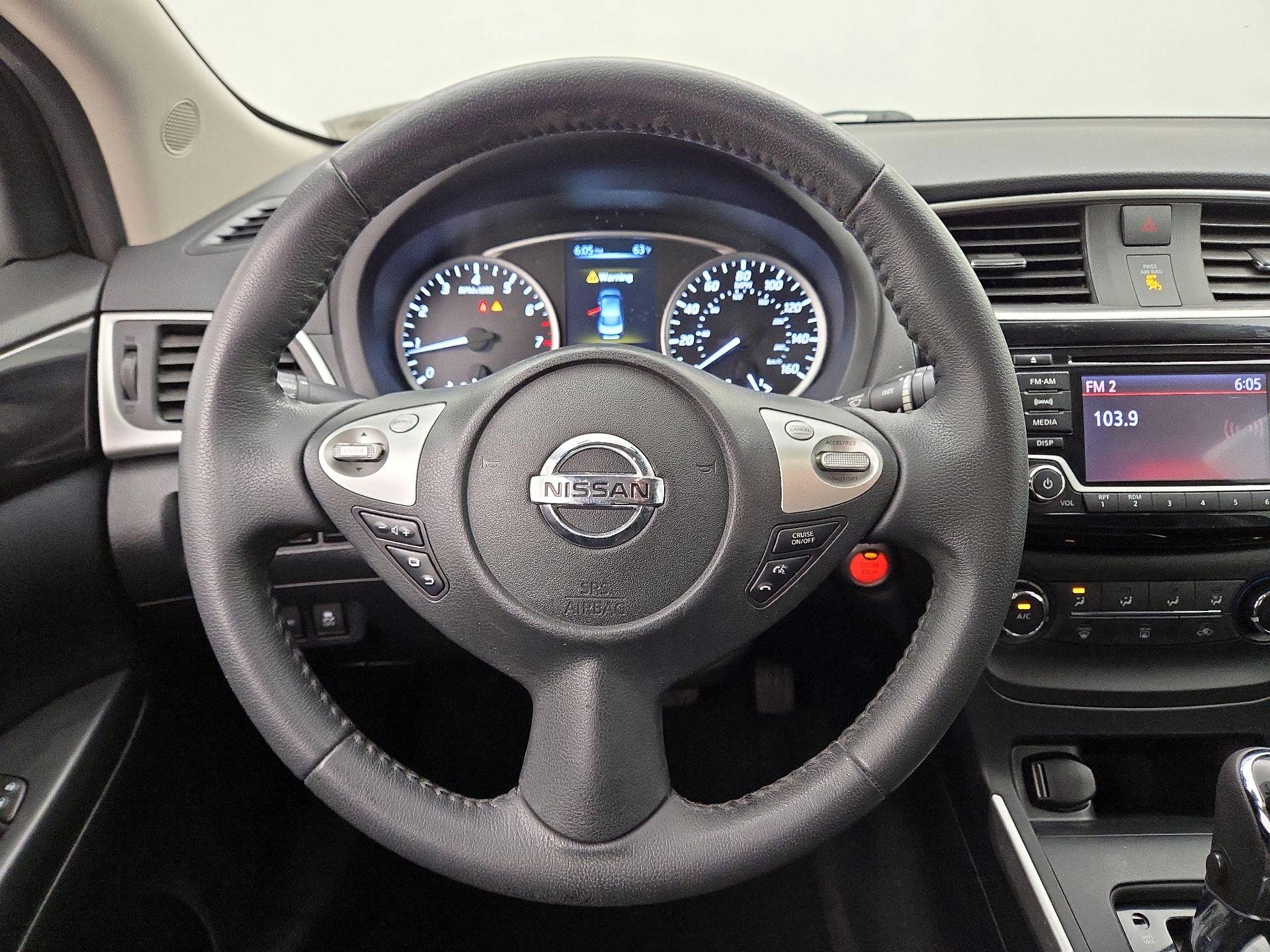 Thumbnail: 2017 Nissan Sentra - 10