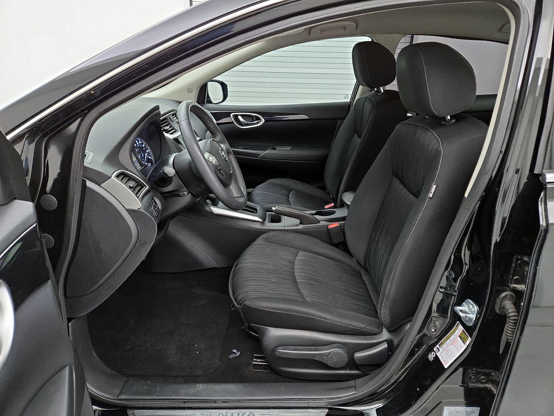 Thumbnail: 2017 Nissan Sentra - 11