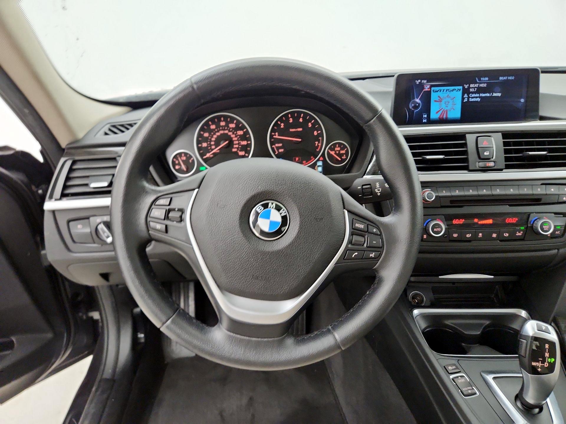 Thumbnail: 2015 BMW 3 Series - 10