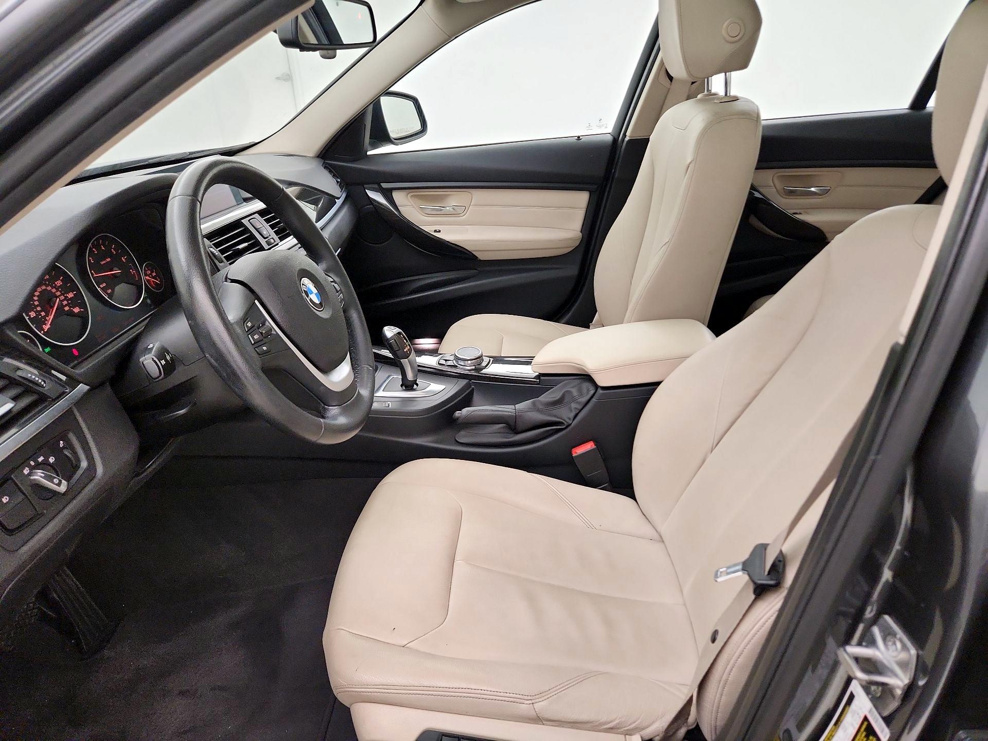 Thumbnail: 2015 BMW 3 Series - 11