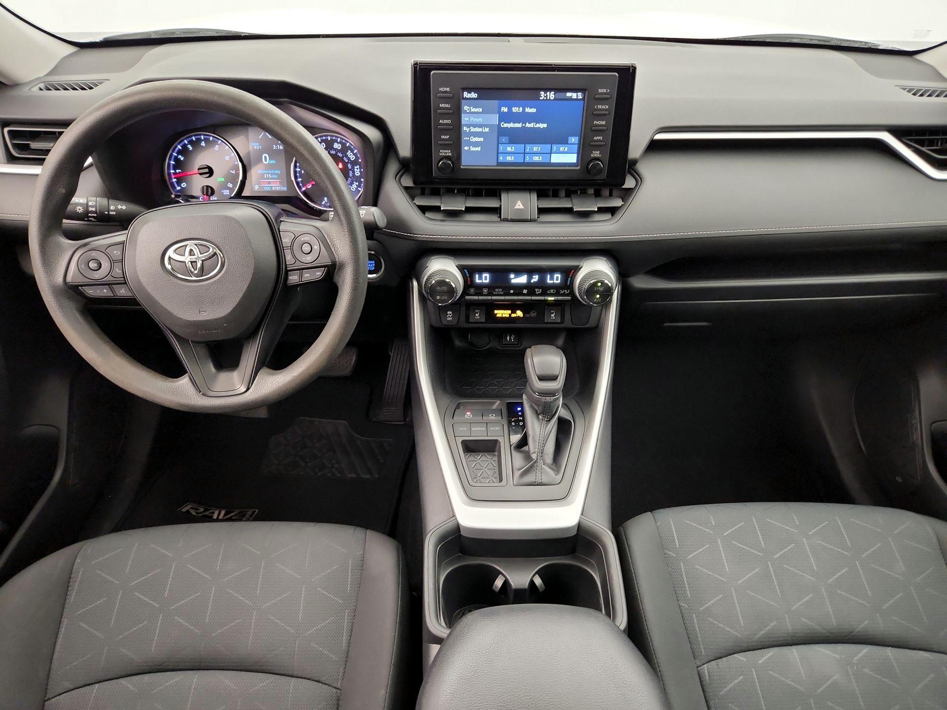 Thumbnail: 2019 Toyota RAV4 - 9