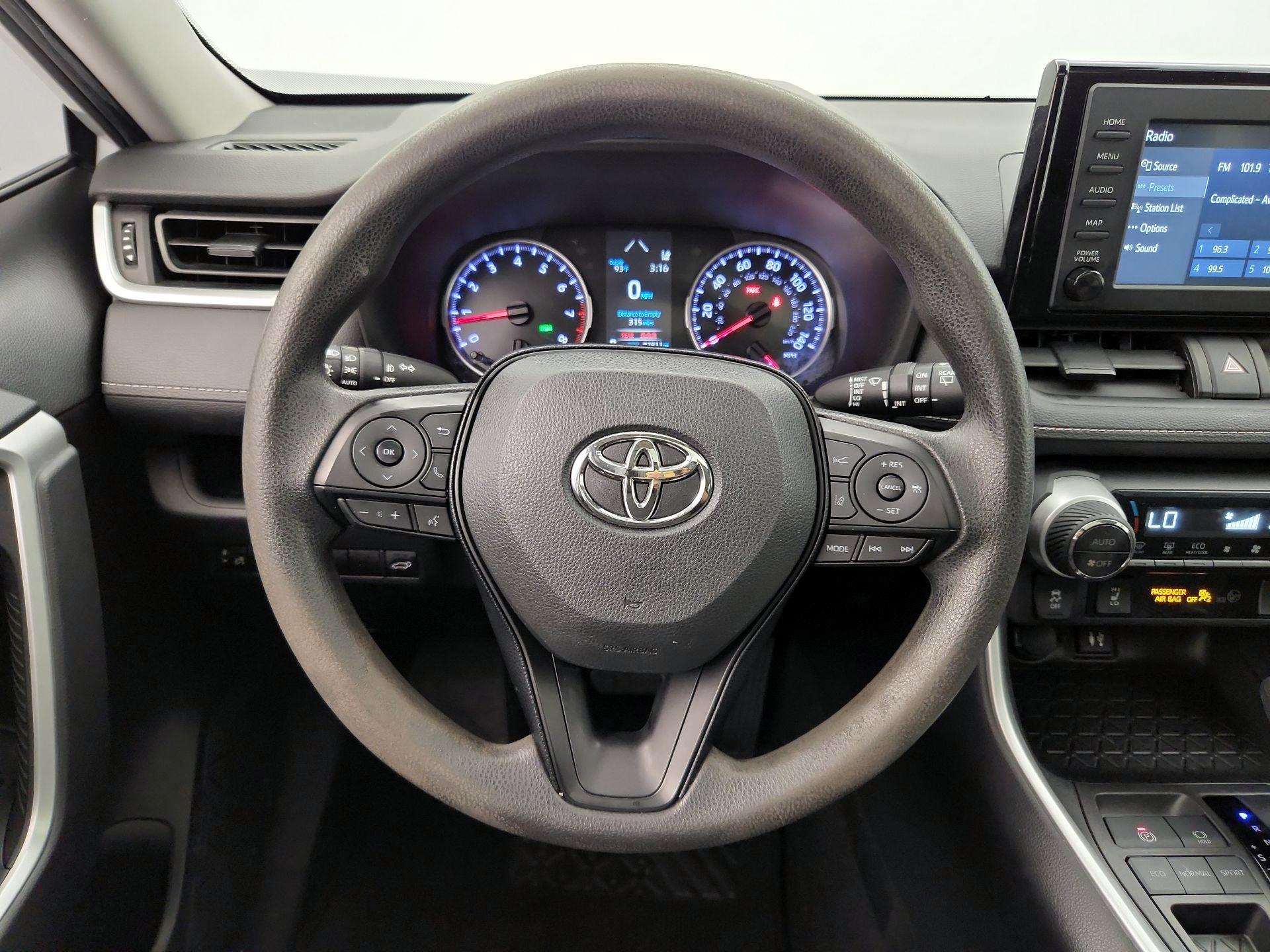 Thumbnail: 2019 Toyota RAV4 - 10
