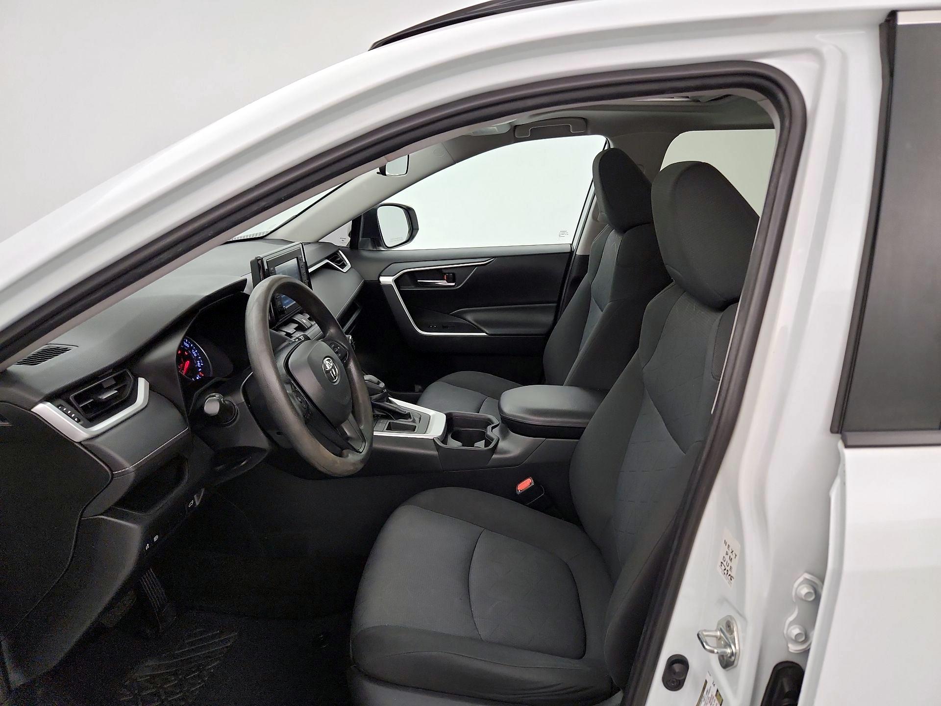 Thumbnail: 2019 Toyota RAV4 - 11