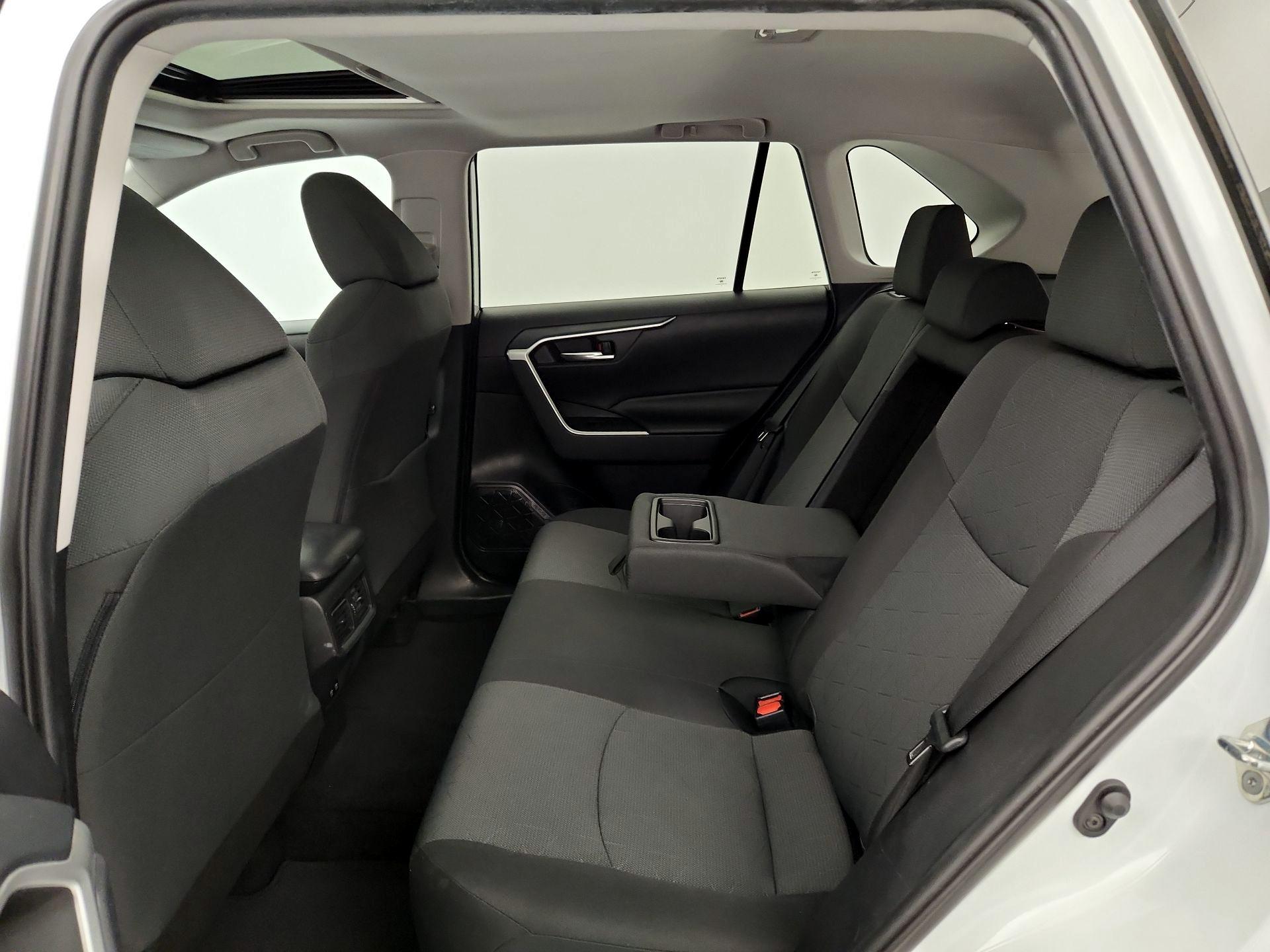 Thumbnail: 2019 Toyota RAV4 - 20