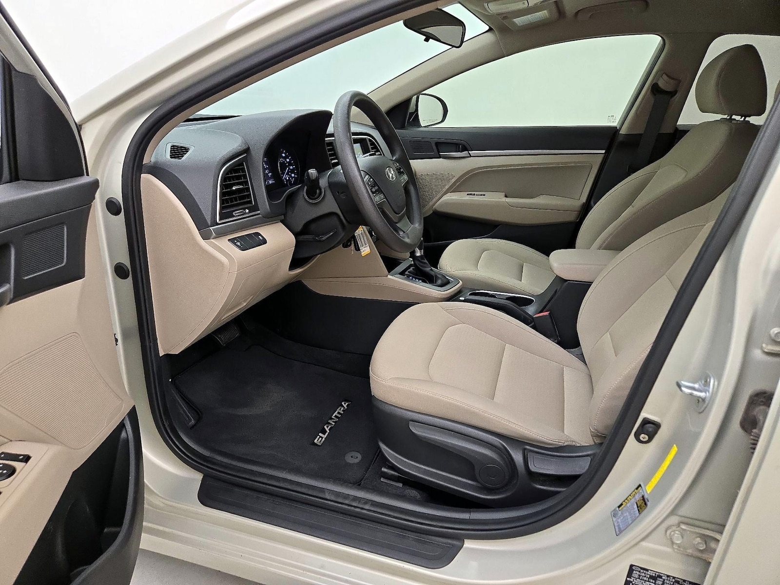 2017 Hyundai Elantra SE - Photo 12