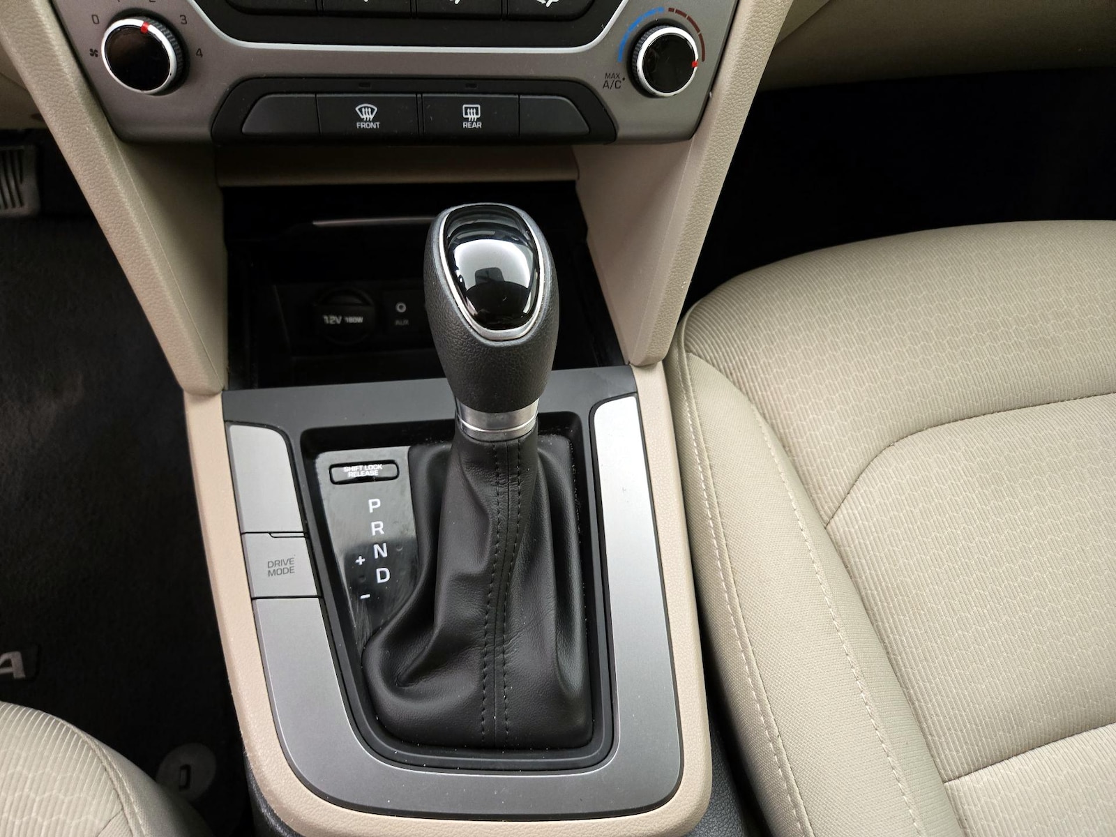 2017 Hyundai Elantra SE - Photo 18