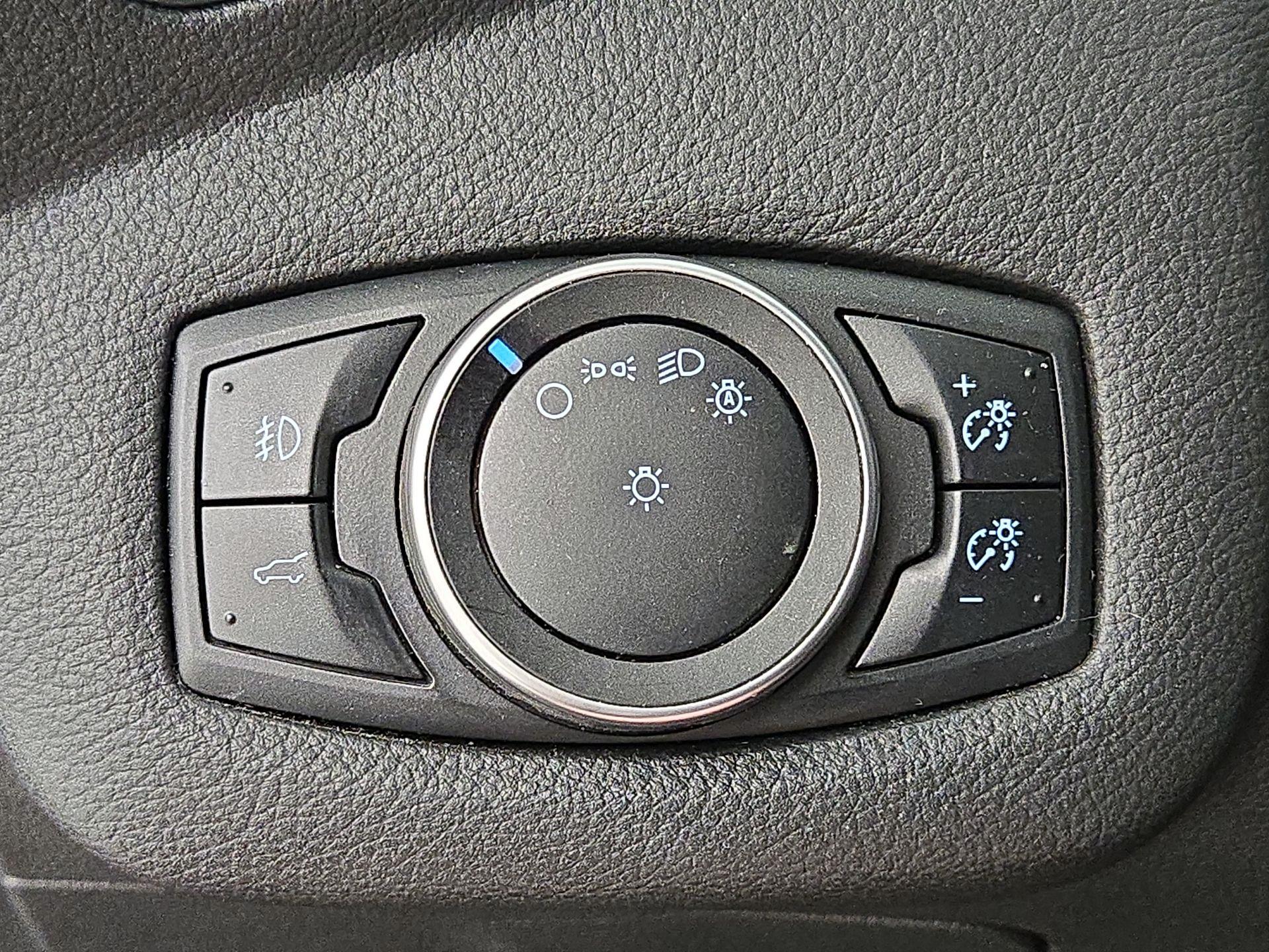 Thumbnail: 2017 Ford Escape - 13
