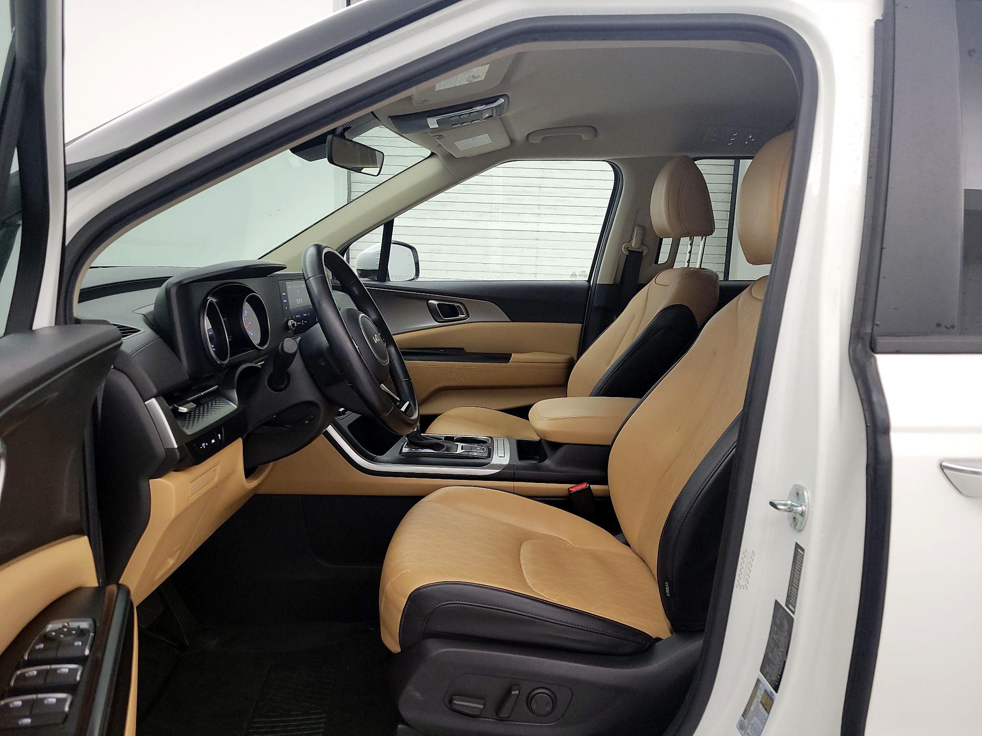 Thumbnail: 2022 Kia Carnival - 11