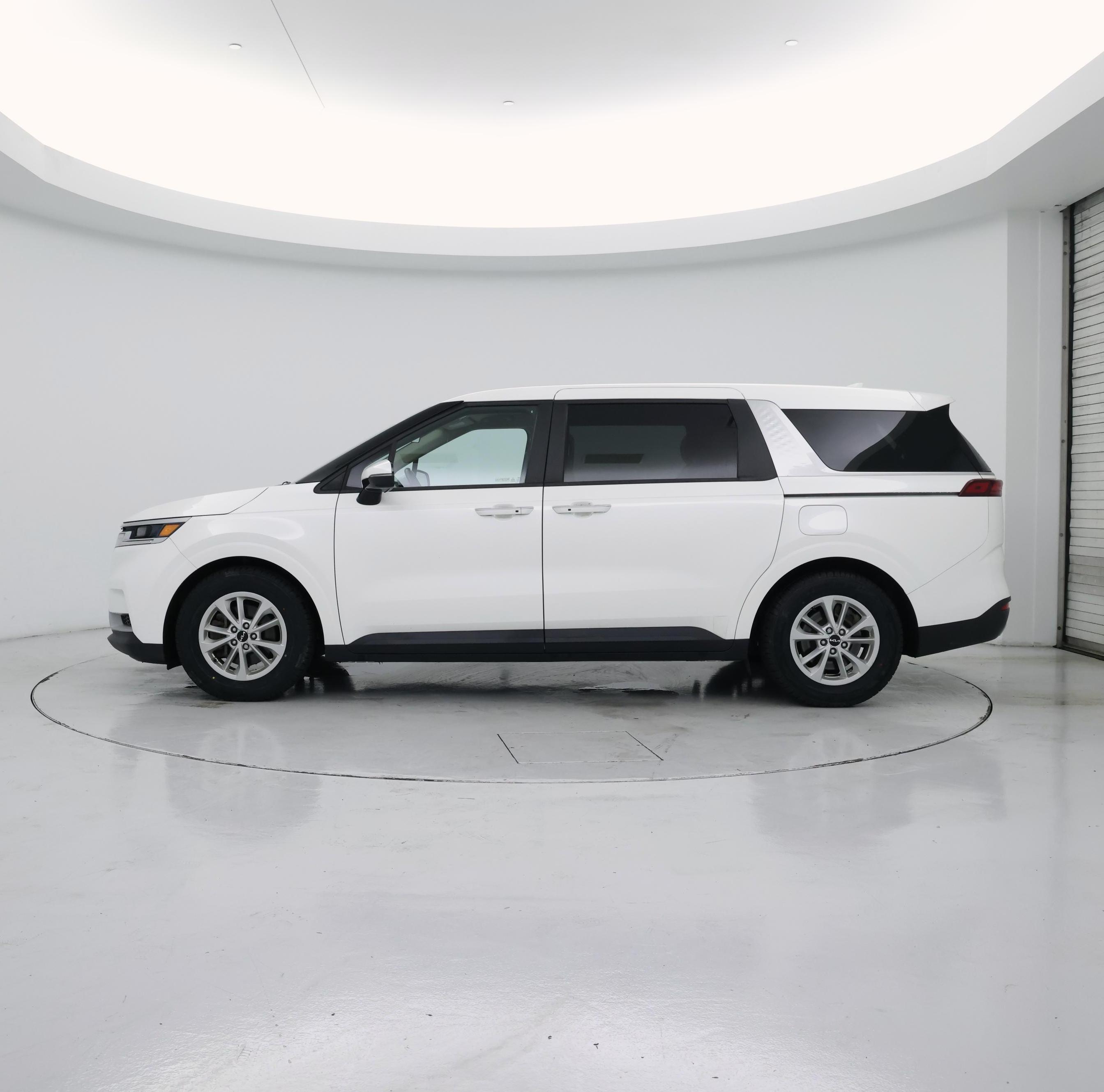Thumbnail: 2022 Kia Carnival - 3