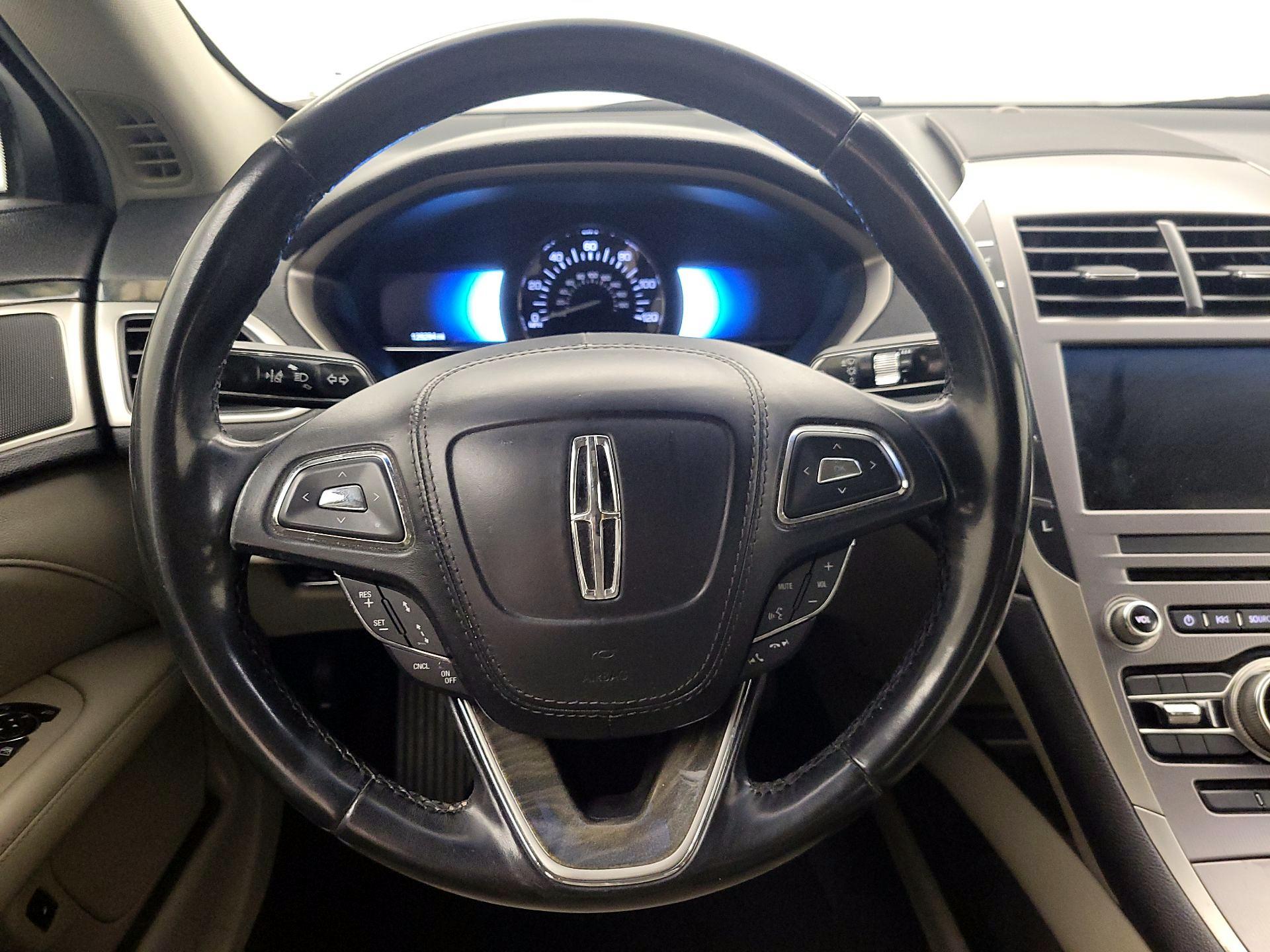 Thumbnail: 2017 Lincoln MKZ - 10