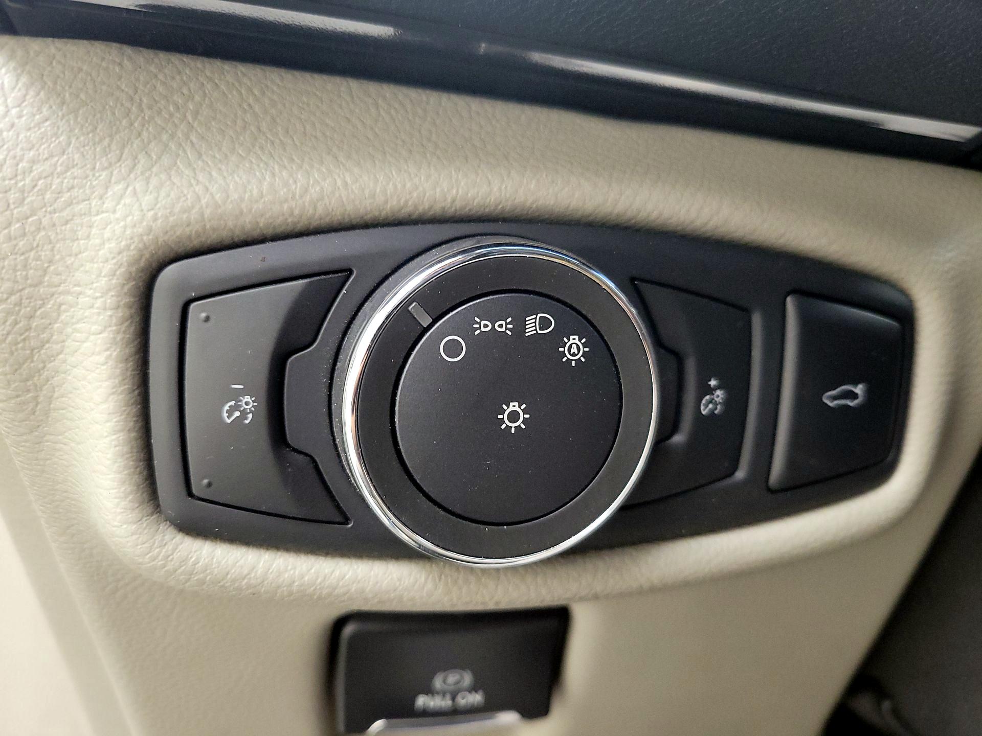 Thumbnail: 2017 Lincoln MKZ - 13