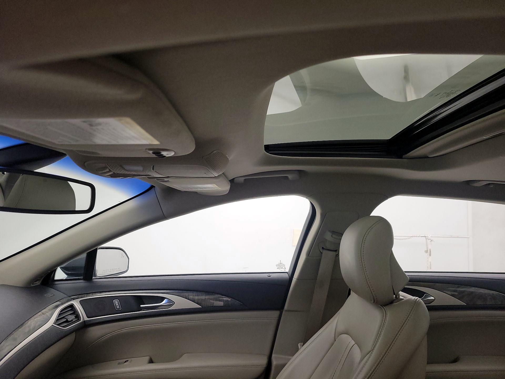 Thumbnail: 2017 Lincoln MKZ - 19