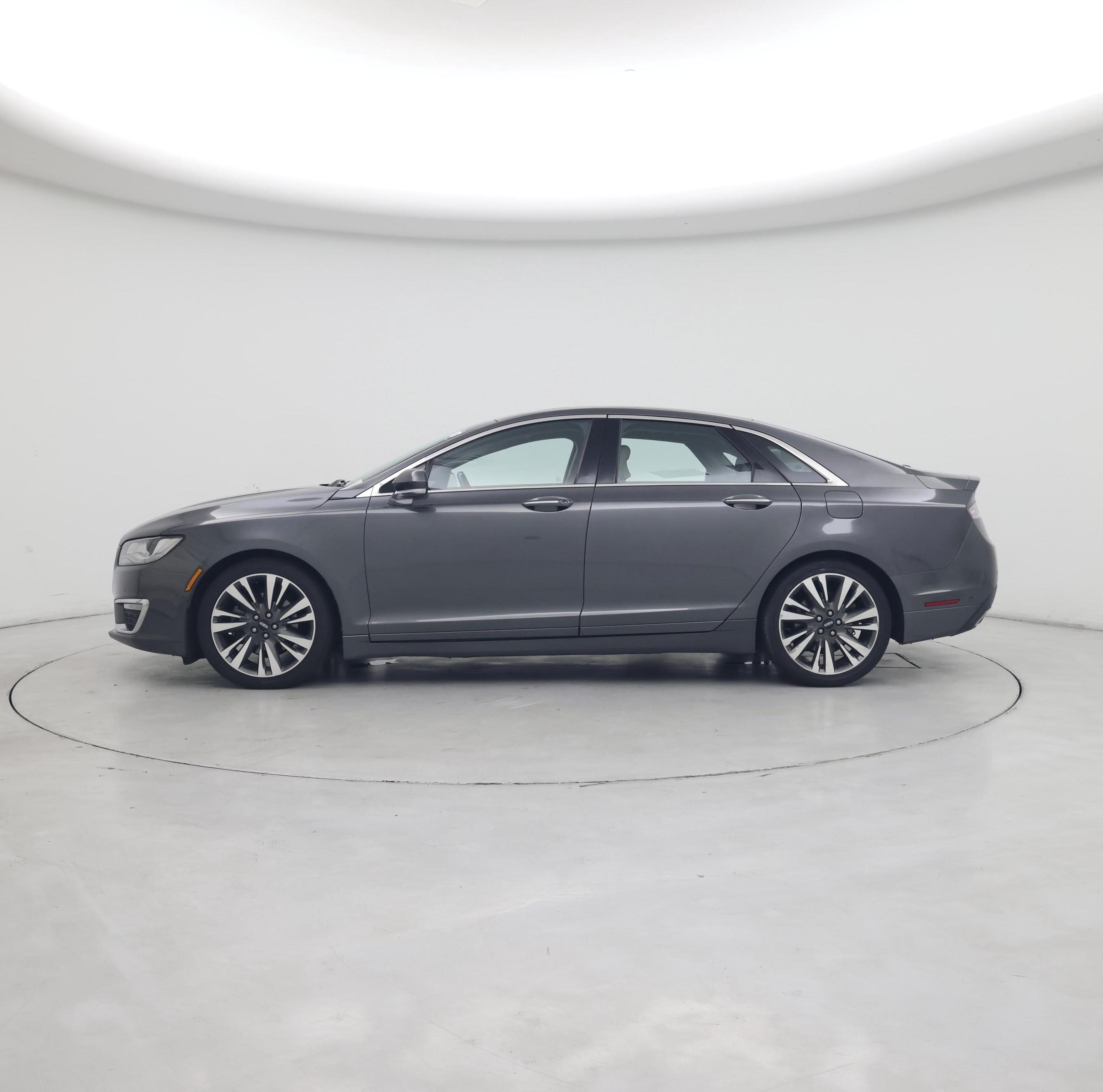Thumbnail: 2017 Lincoln MKZ - 3