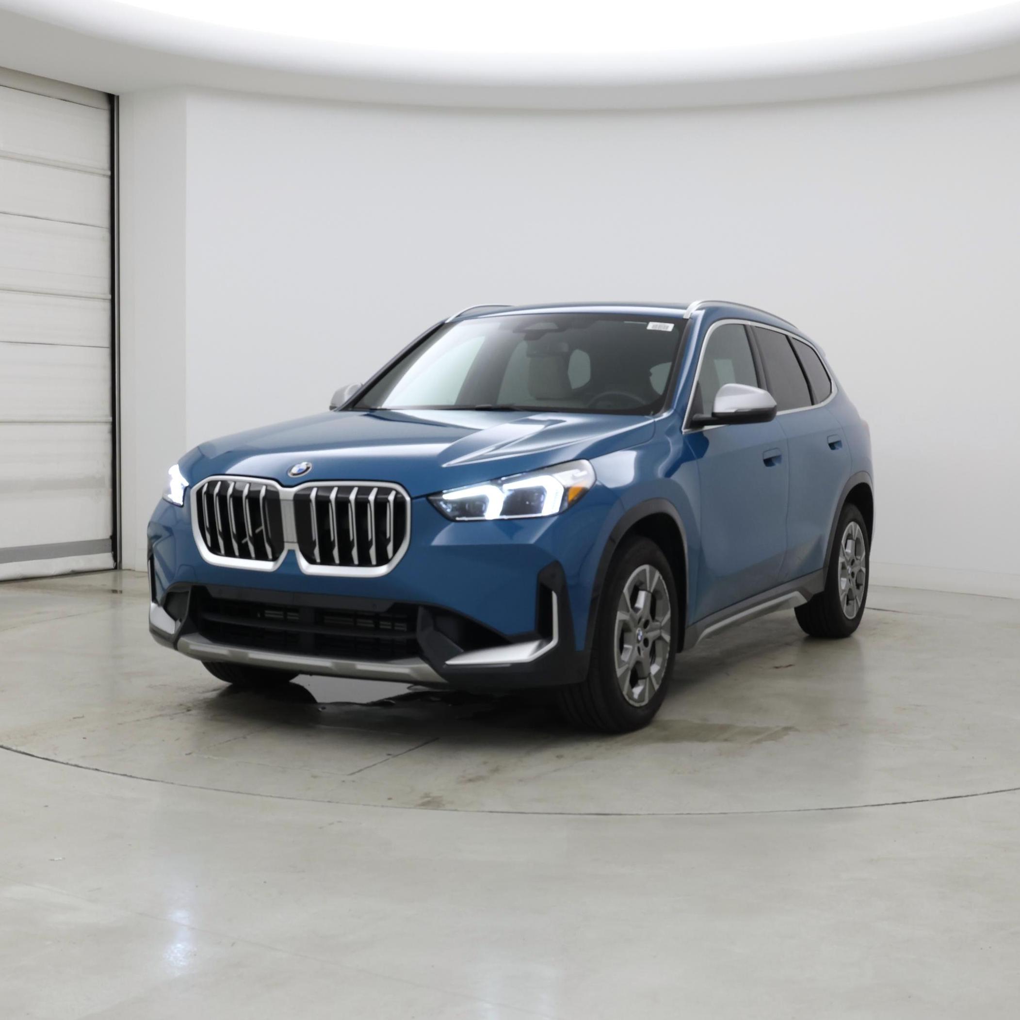 Thumbnail: 2023 BMW X1 - 4