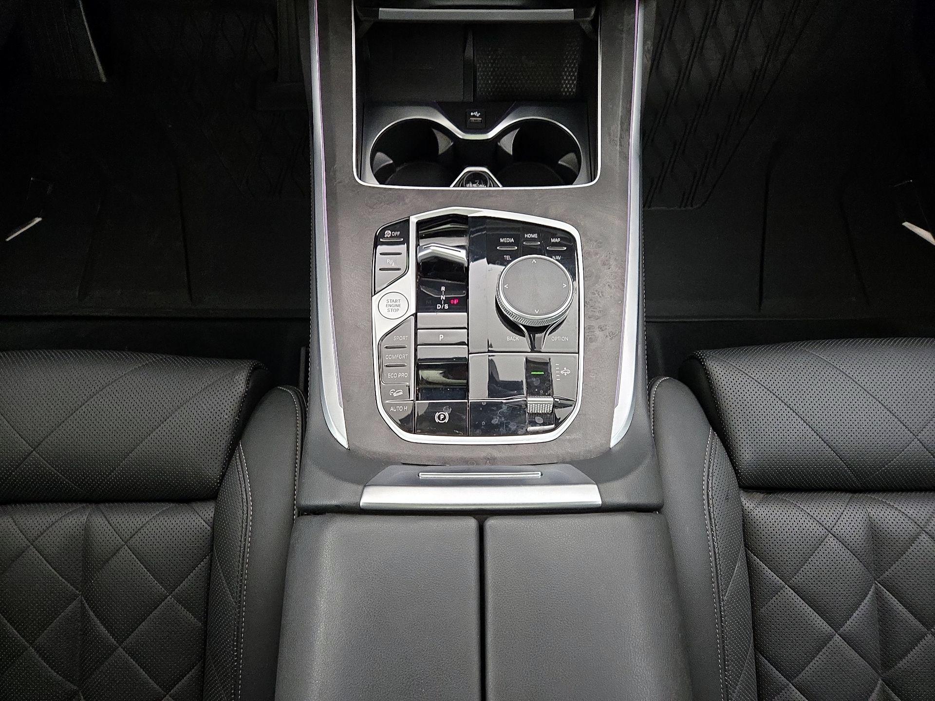 Thumbnail: 2023 BMW X7 - 18