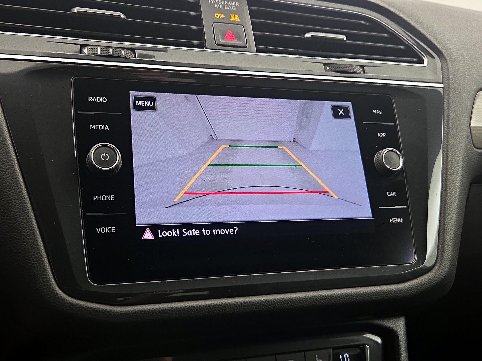 Thumbnail: 2019 Volkswagen Tiguan - 15