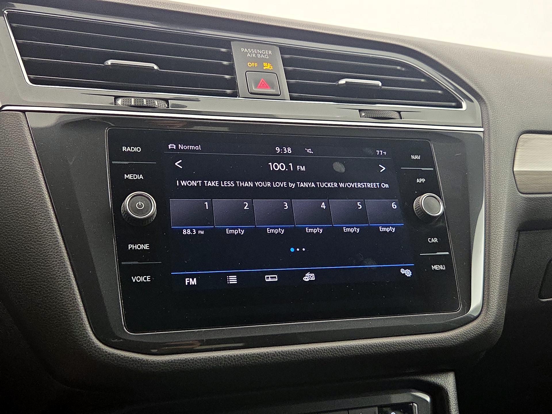 Thumbnail: 2019 Volkswagen Tiguan - 16