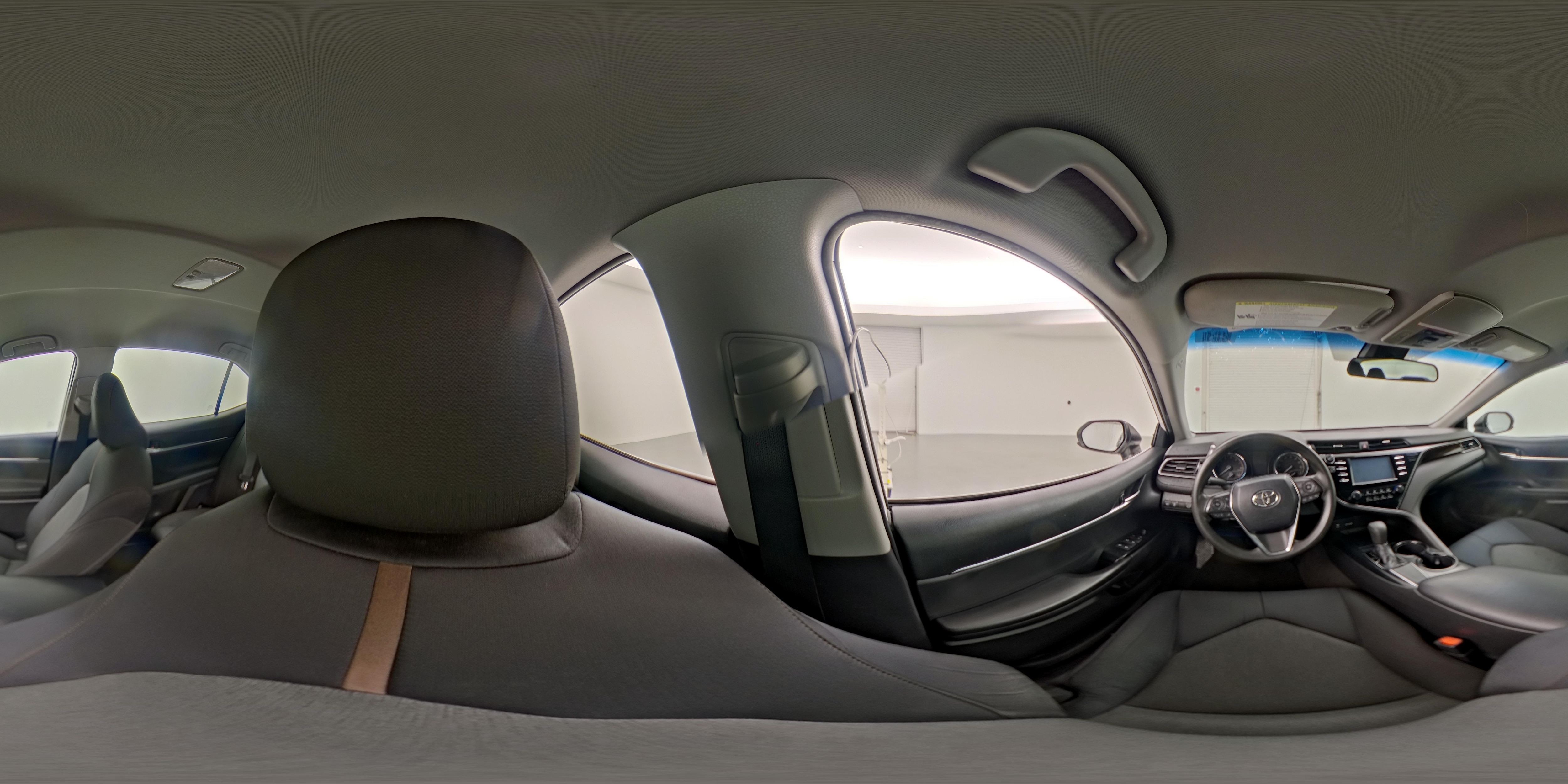 2019 Toyota Camry LE - Photo 26