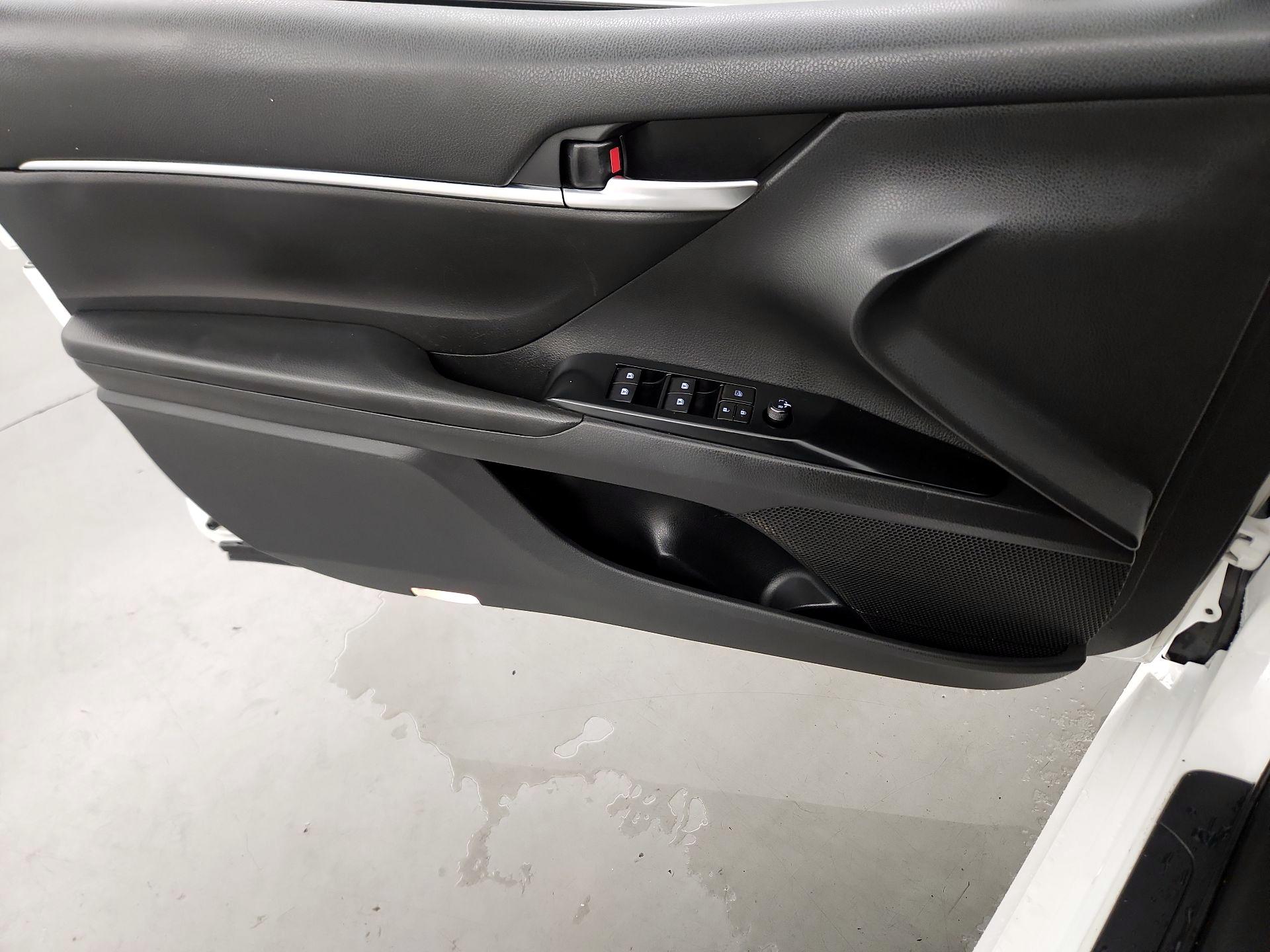 Thumbnail: 2019 Toyota Camry - 12