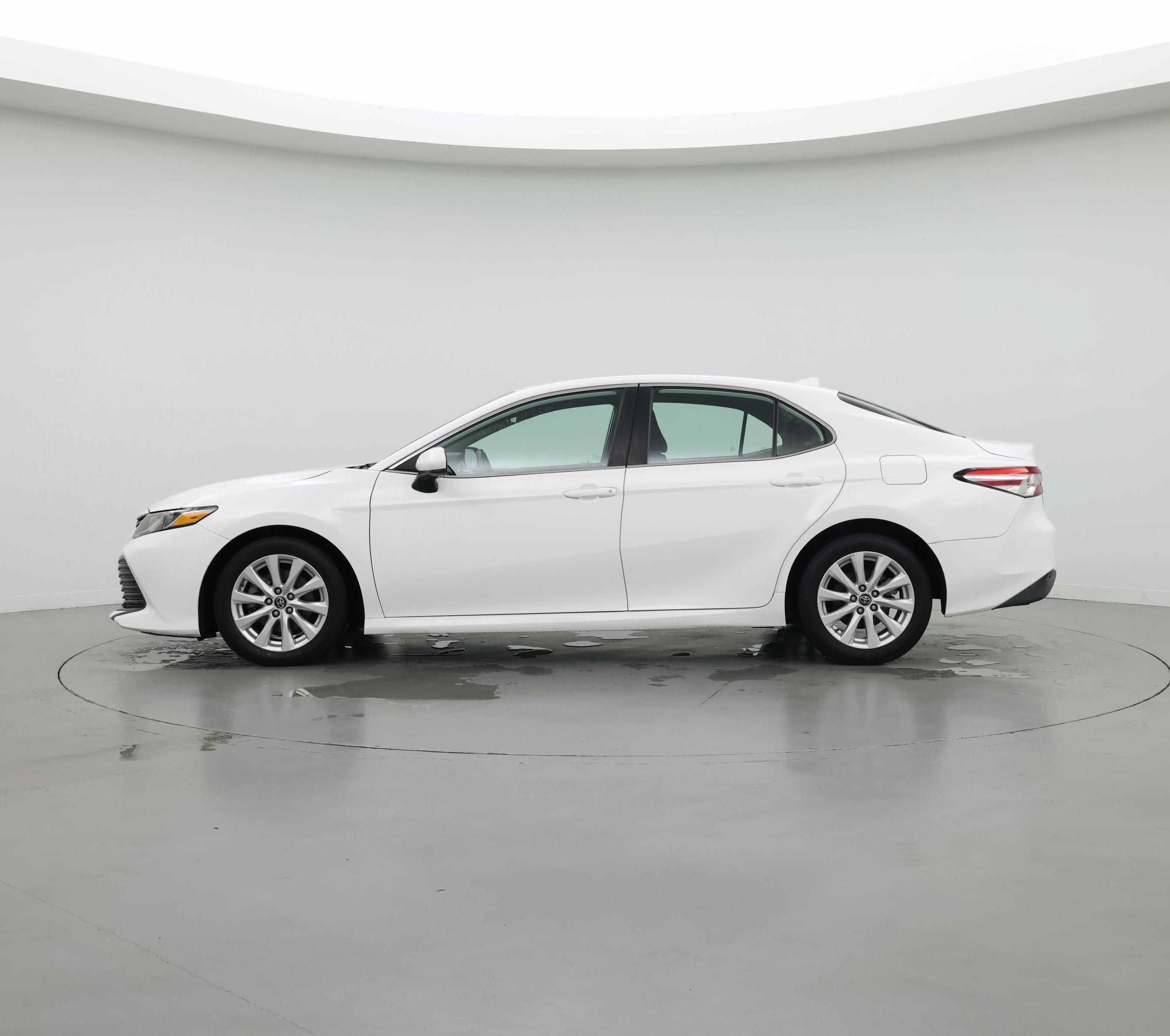 Thumbnail: 2019 Toyota Camry - 3