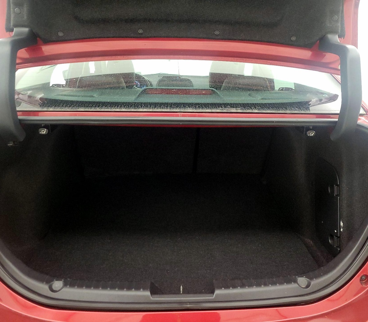Trunk/Cargo (Seats Up)