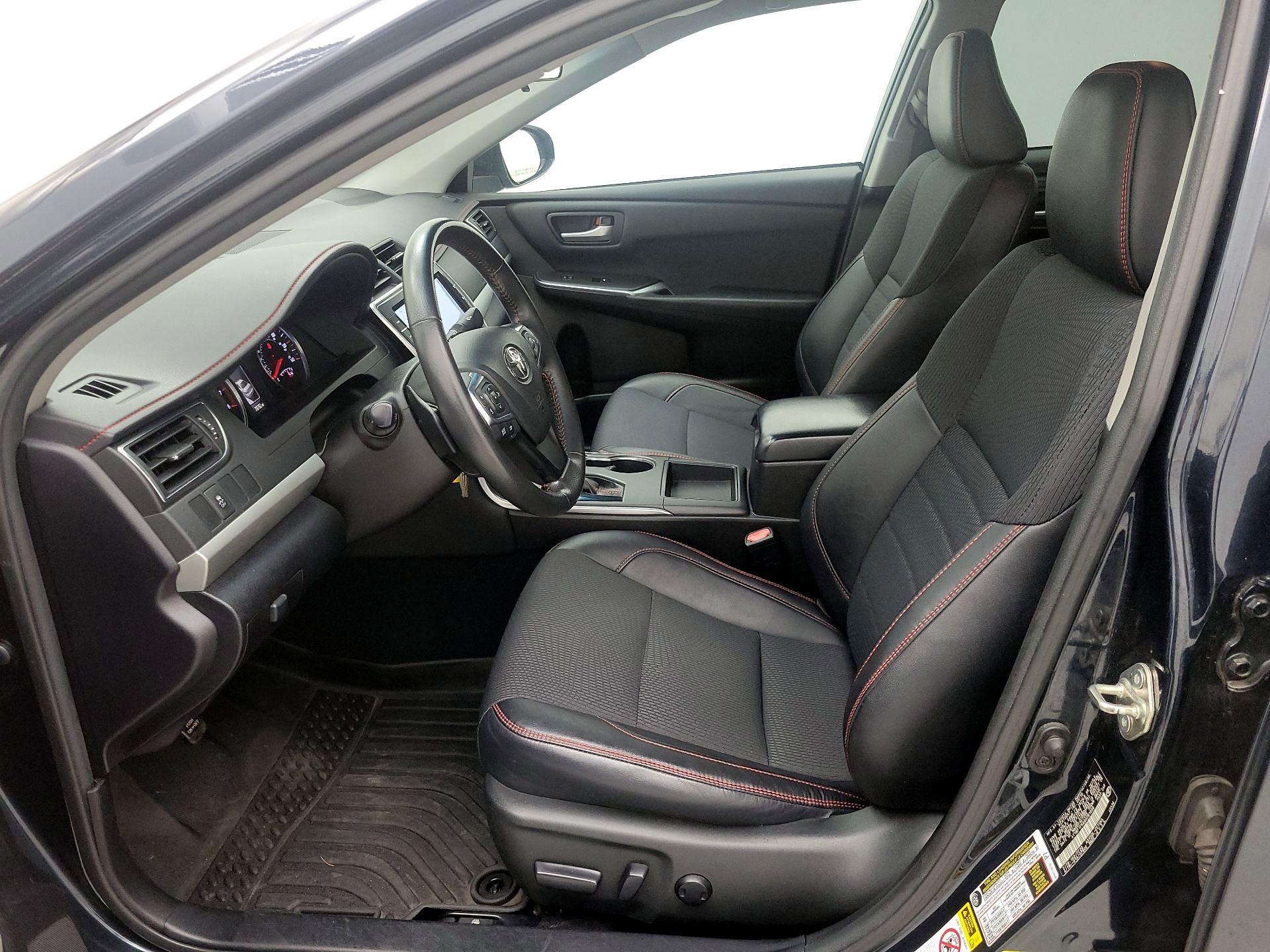 Thumbnail: 2016 Toyota Camry - 11