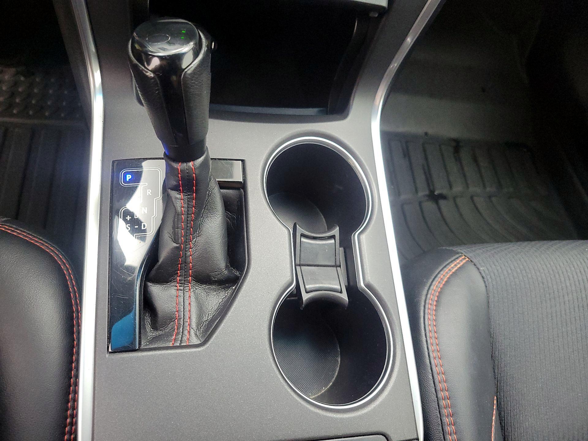 Thumbnail: 2016 Toyota Camry - 16