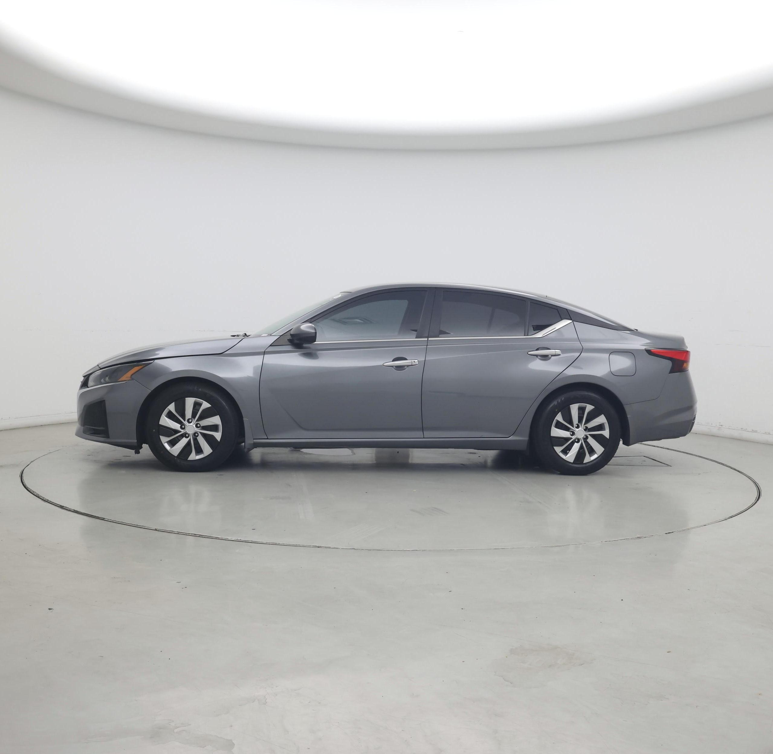 Thumbnail: 2023 Nissan Altima - 3