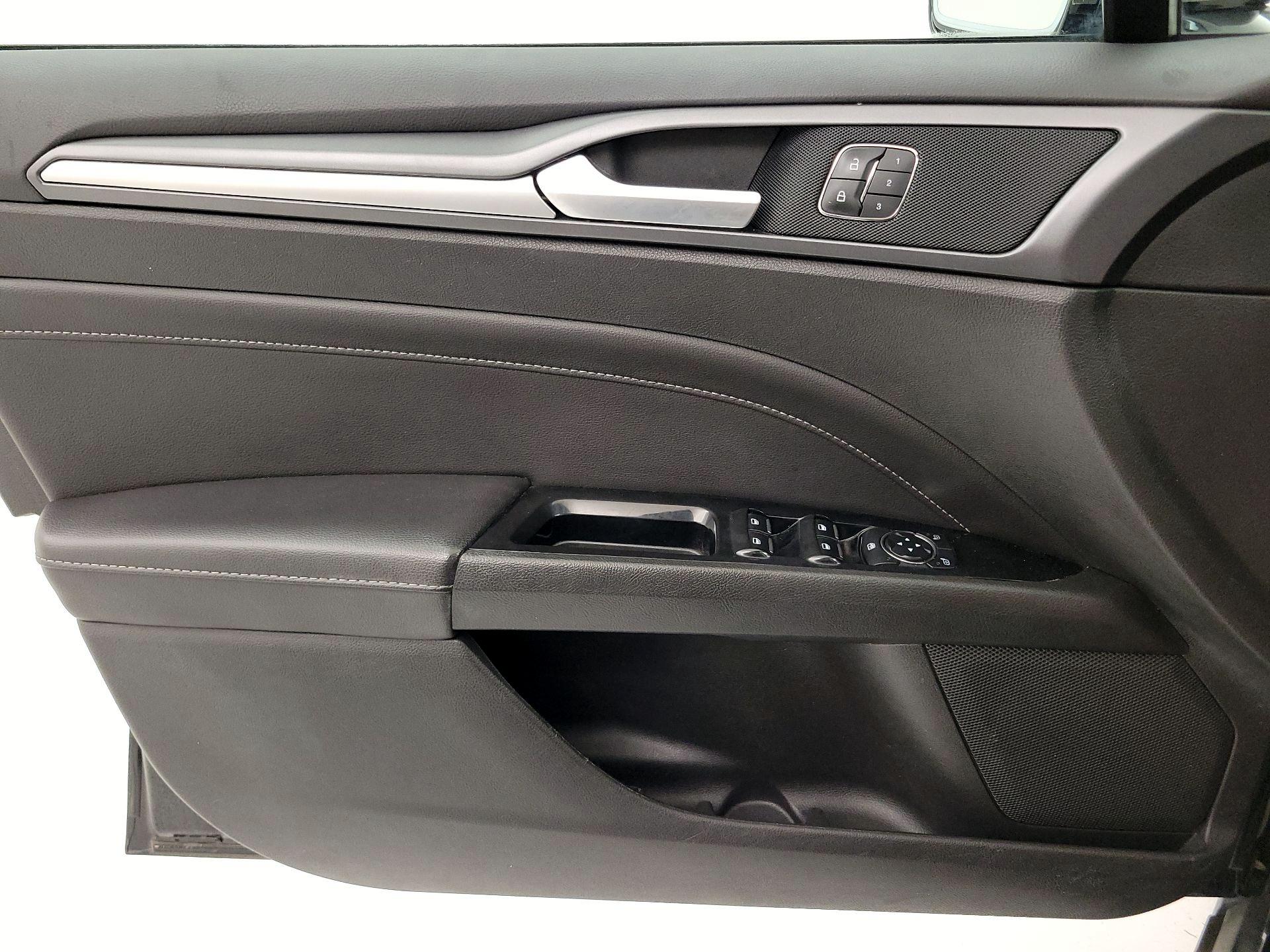 Thumbnail: 2014 Ford Fusion - 12