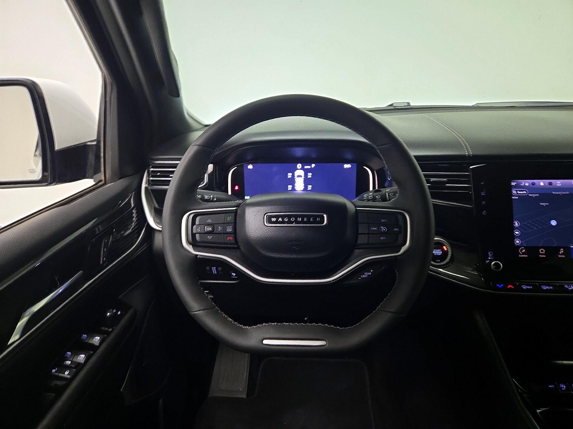Thumbnail: 2022 Jeep Wagoneer - 10