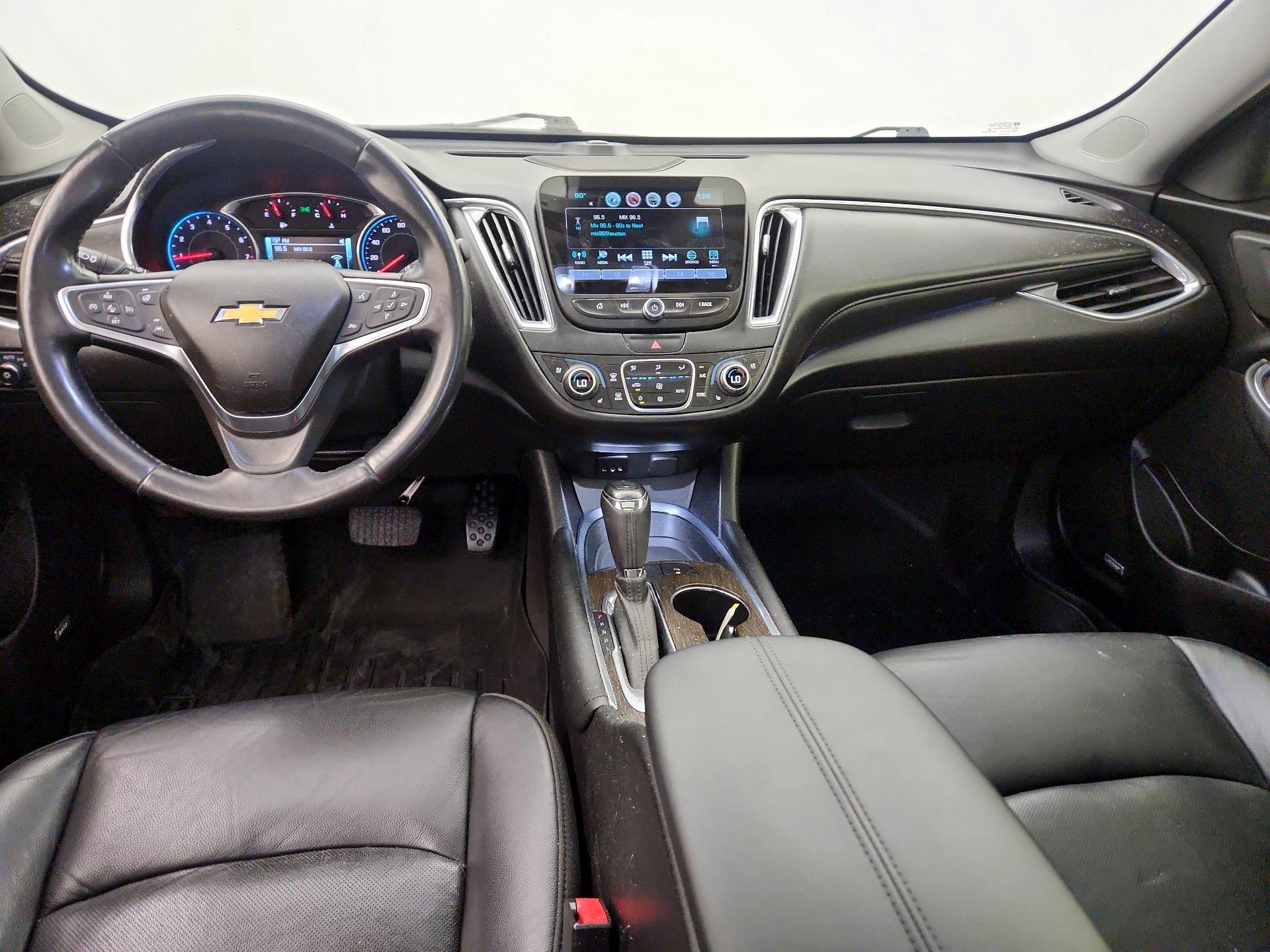 Thumbnail: 2018 Chevrolet Malibu - 9