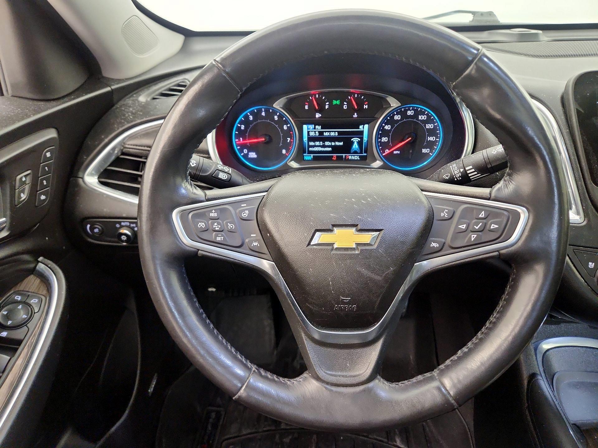 Thumbnail: 2018 Chevrolet Malibu - 10
