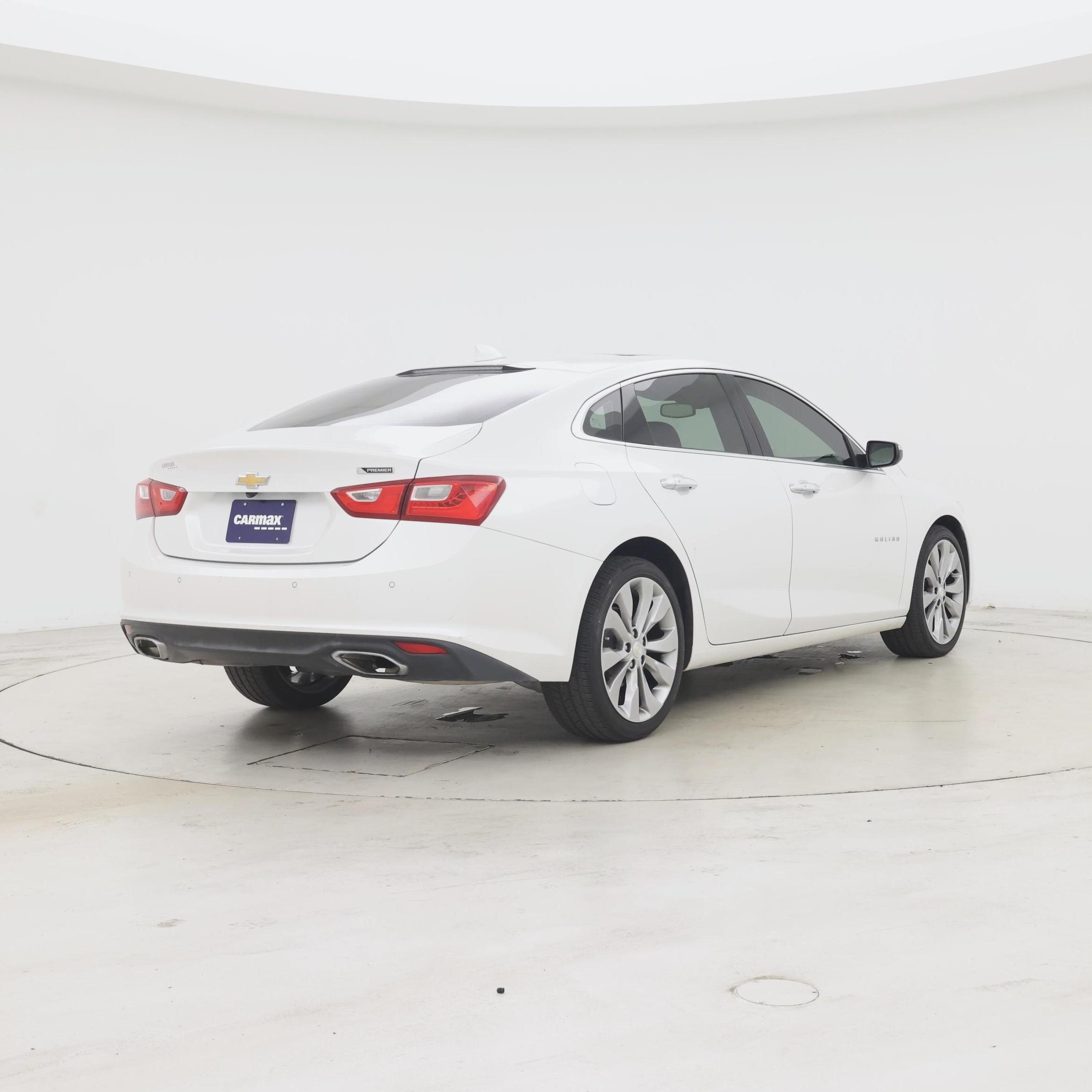 Thumbnail: 2018 Chevrolet Malibu - 8