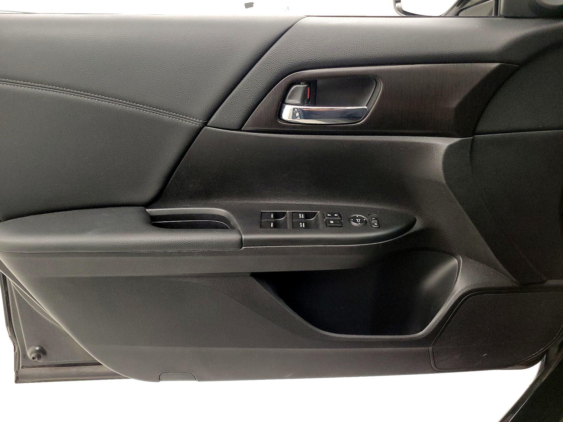 Thumbnail: 2015 Honda Accord - 12