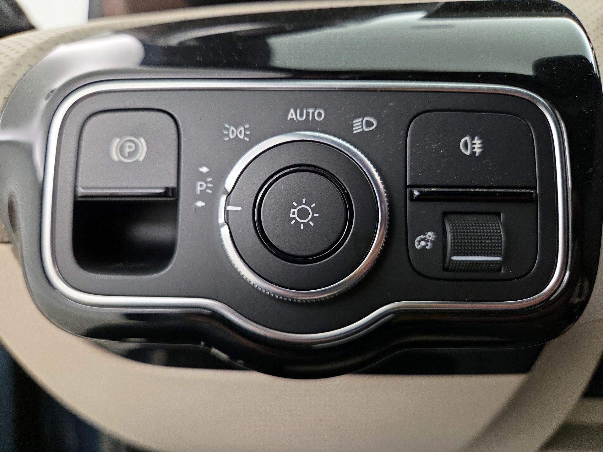 Thumbnail: 2019 Mercedes-Benz A-Class - 13