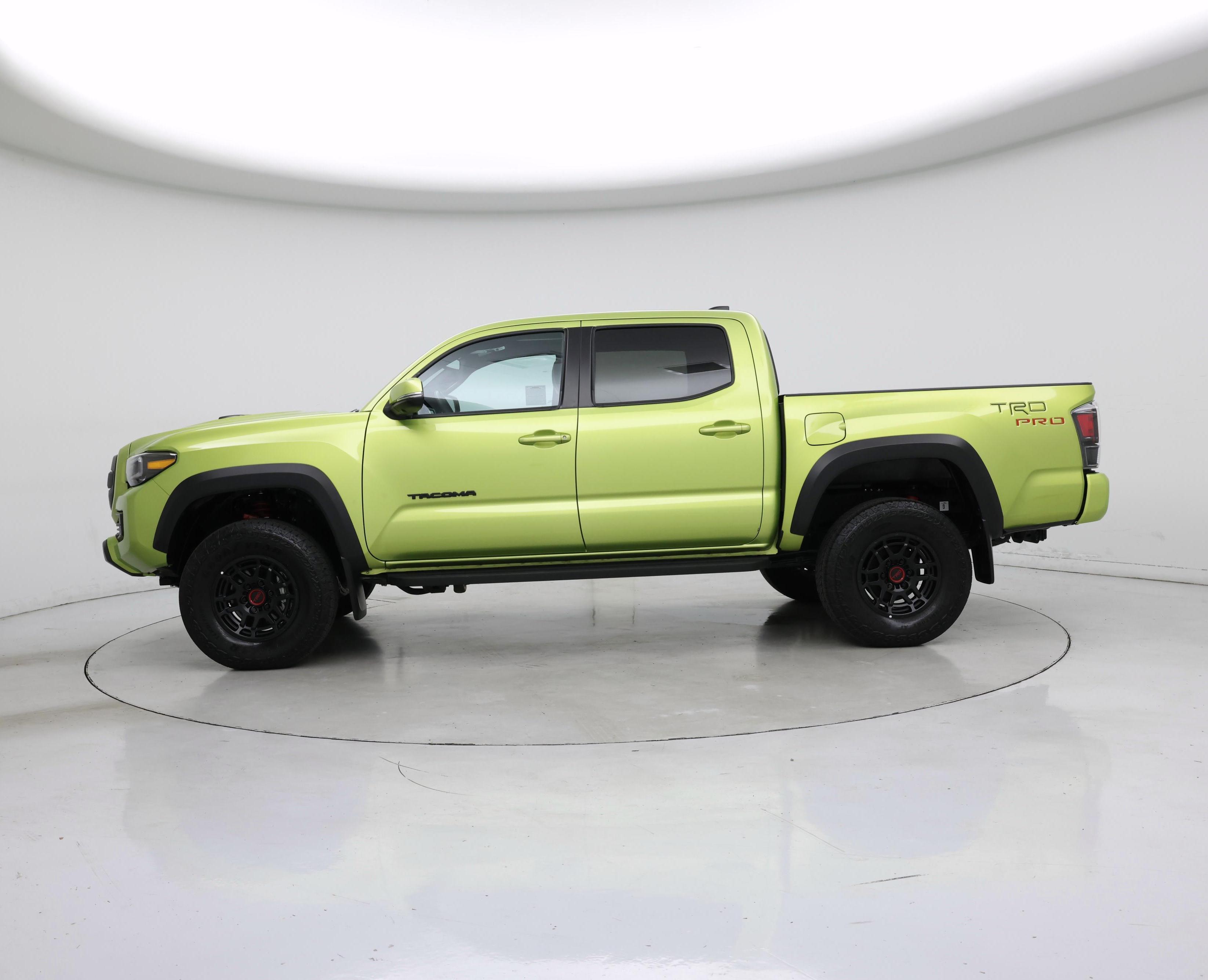 Thumbnail: 2022 Toyota Tacoma - 3