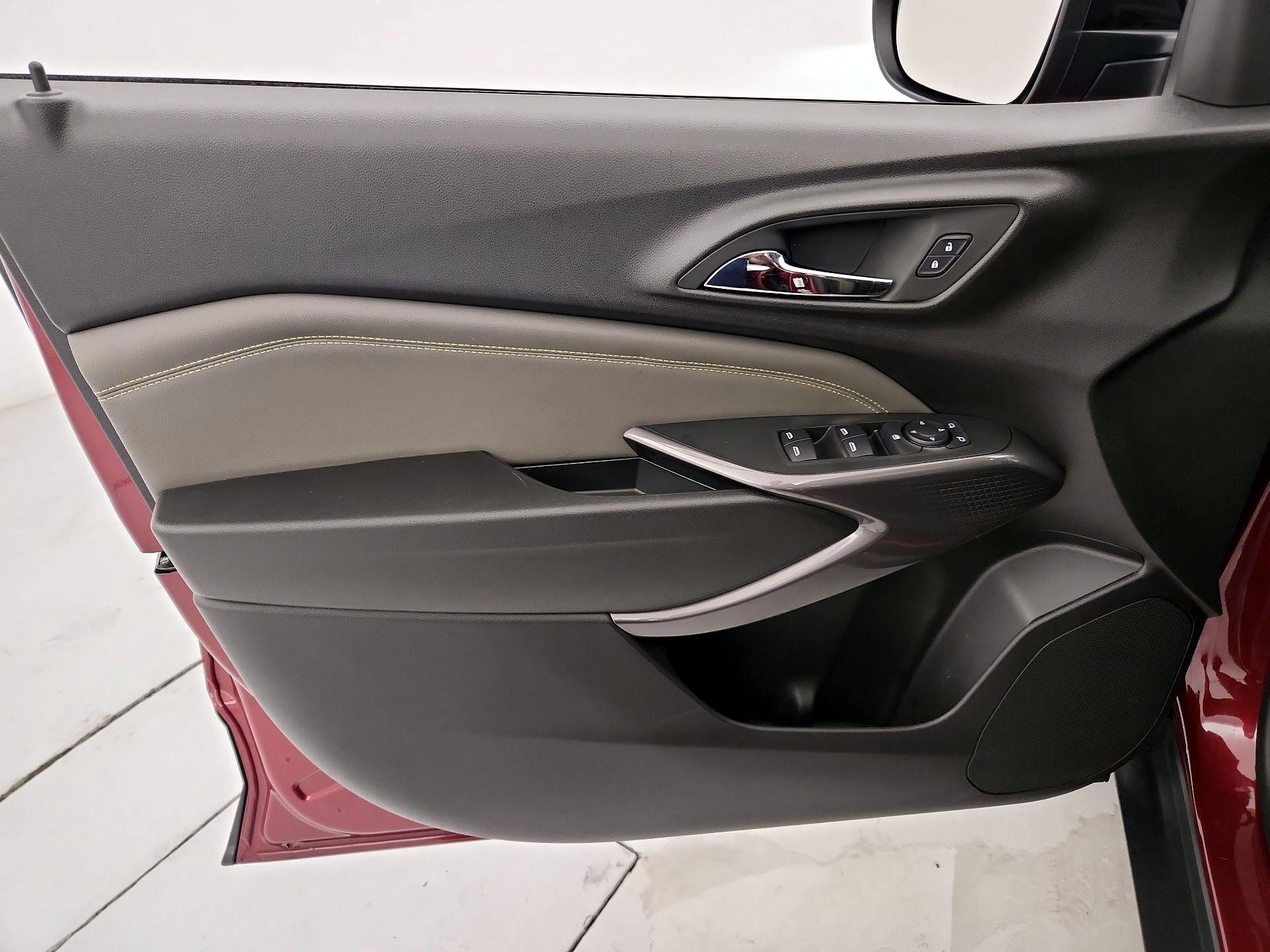Thumbnail: 2024 Chevrolet Trax - 12