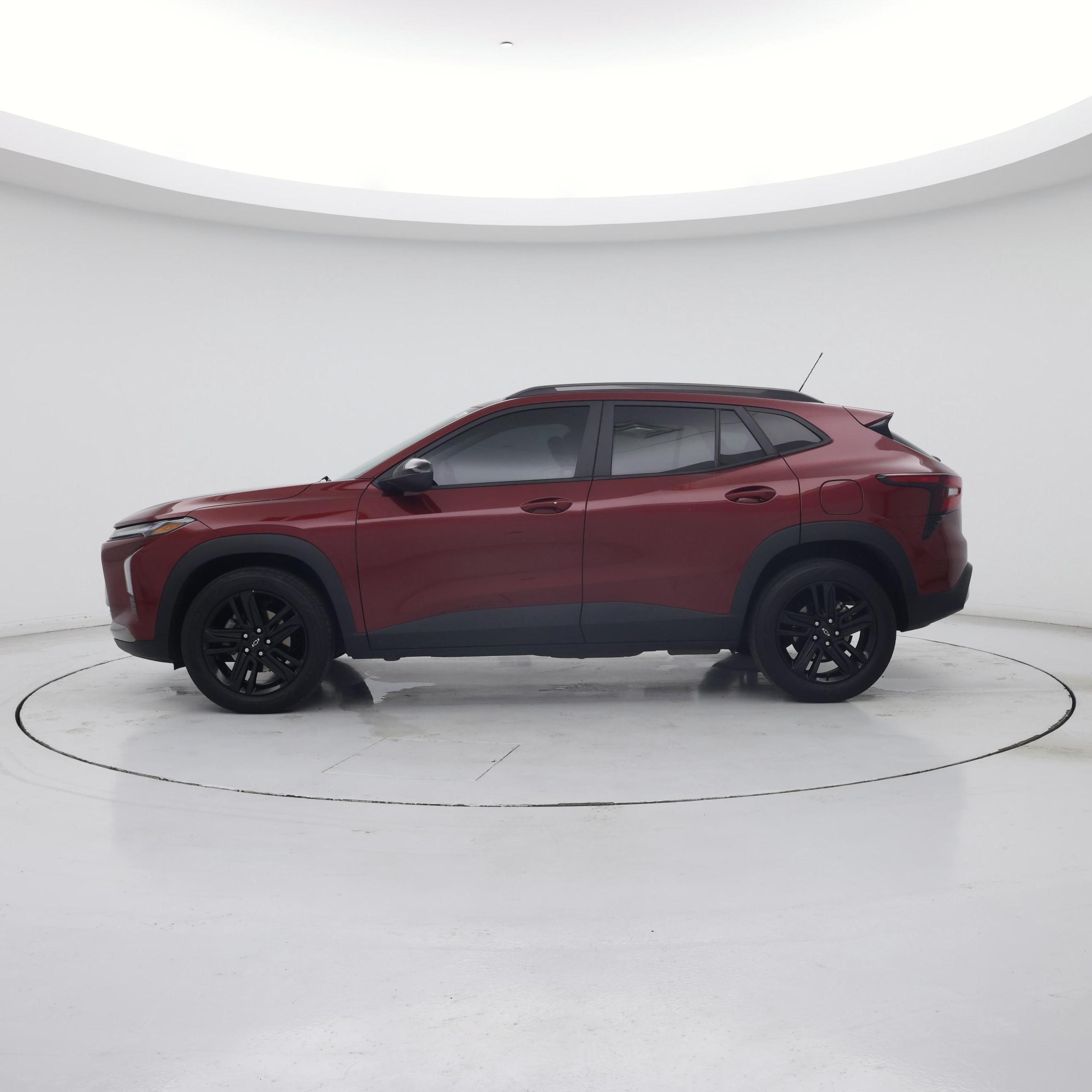 Thumbnail: 2024 Chevrolet Trax - 3