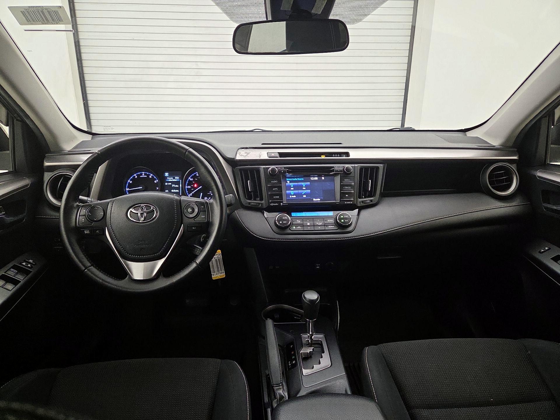 Thumbnail: 2017 Toyota RAV4 - 9