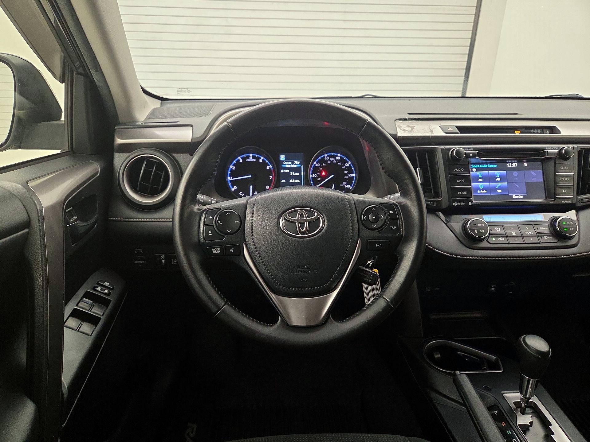 Thumbnail: 2017 Toyota RAV4 - 10