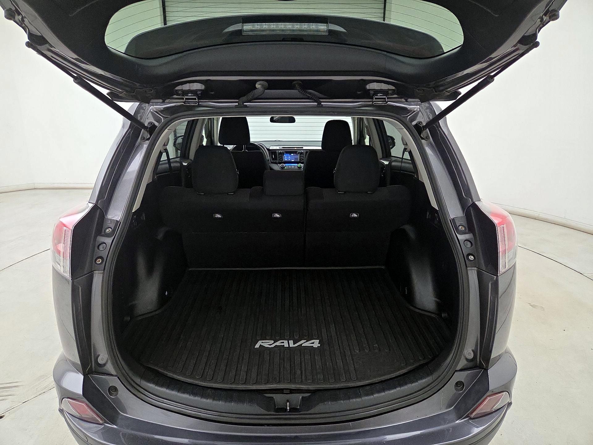 Thumbnail: 2017 Toyota RAV4 - 20