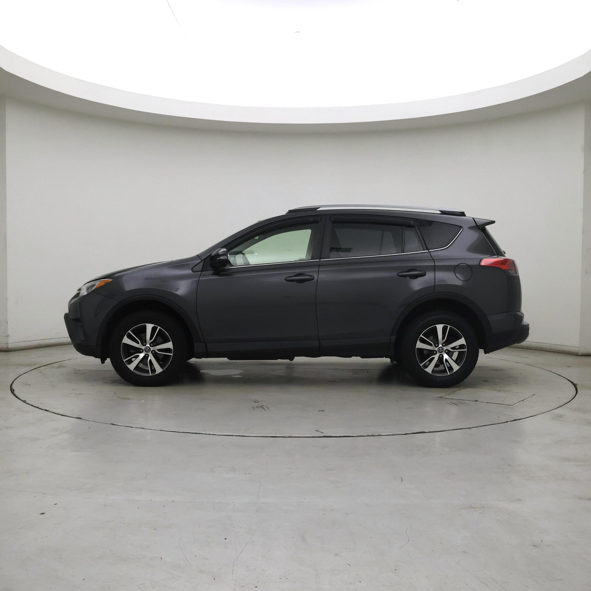 Thumbnail: 2017 Toyota RAV4 - 3