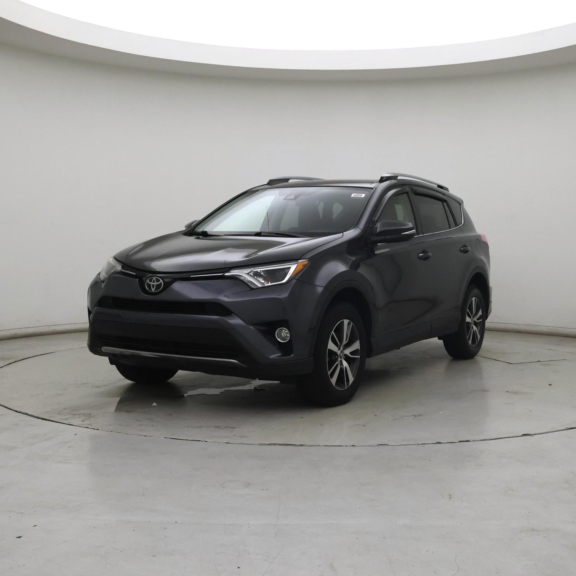 Thumbnail: 2017 Toyota RAV4 - 4