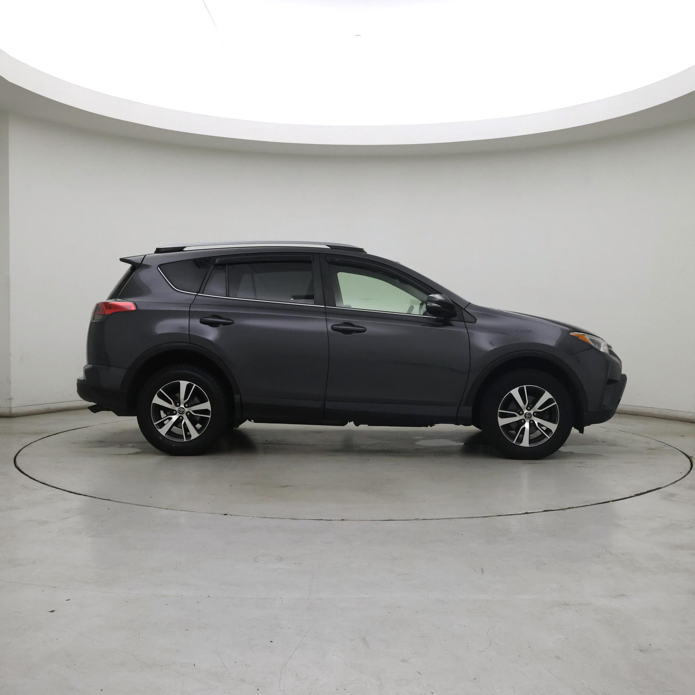 Thumbnail: 2017 Toyota RAV4 - 7