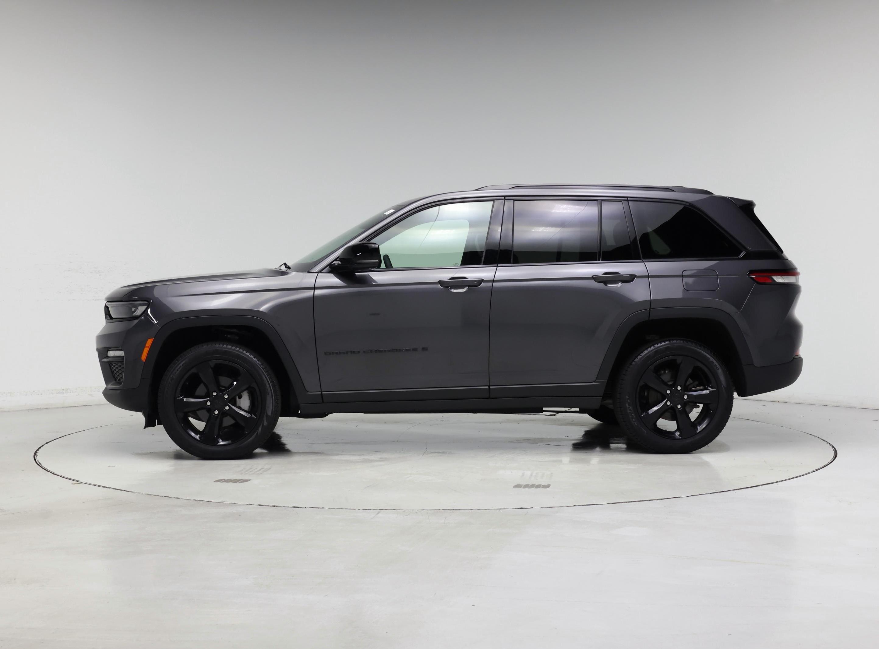 Thumbnail: 2025 Jeep Grand Cherokee - 3